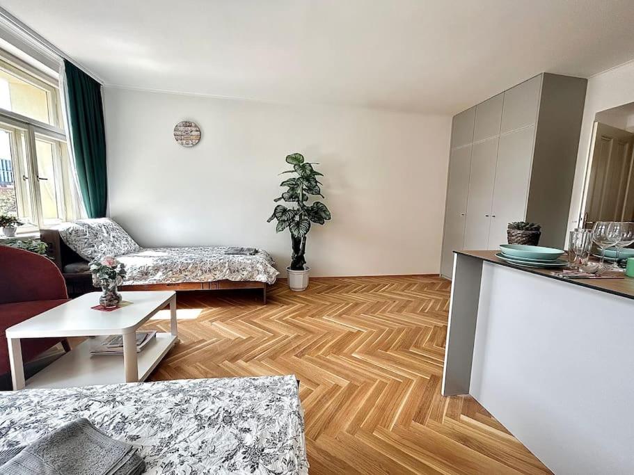 NewAPT next to Wenceslas Square