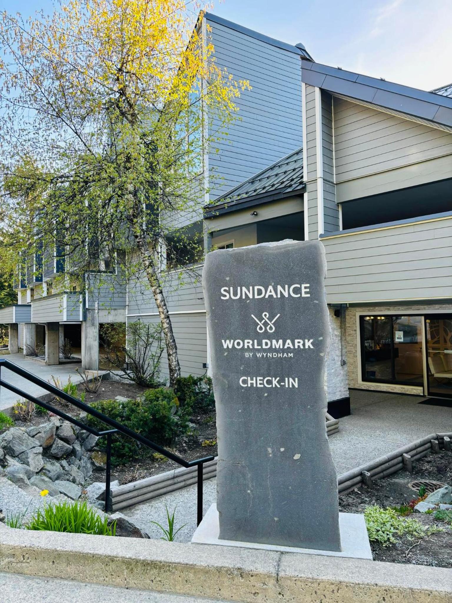 Amazing Views 2 BR/2 BA Ski In Ski Out Condo