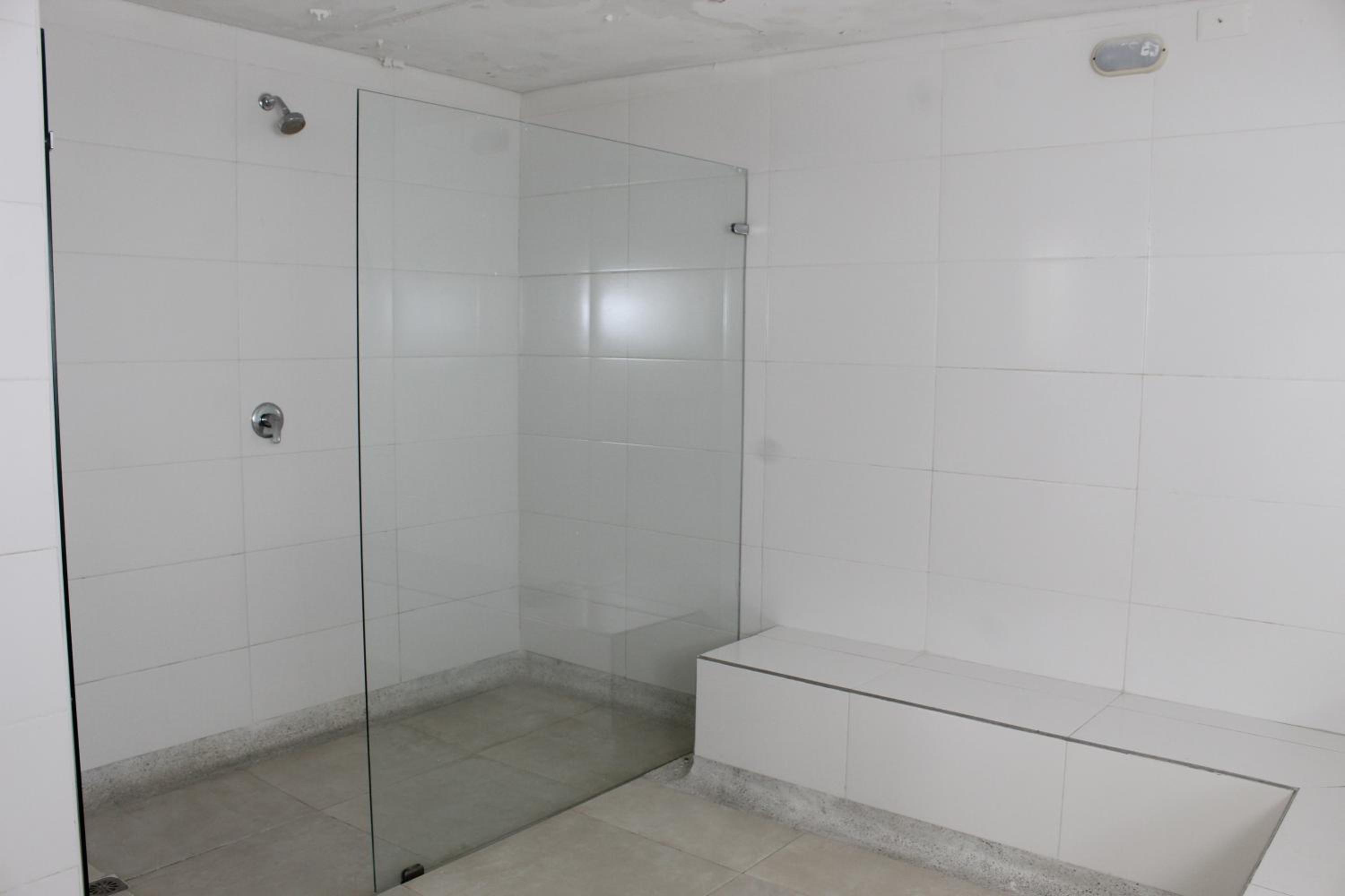 Apartamento Moderno Con Excelente Vista, Piscina, excepto los lunes por mantenimiento y Parqueadero privado, ubicado en Neiva
