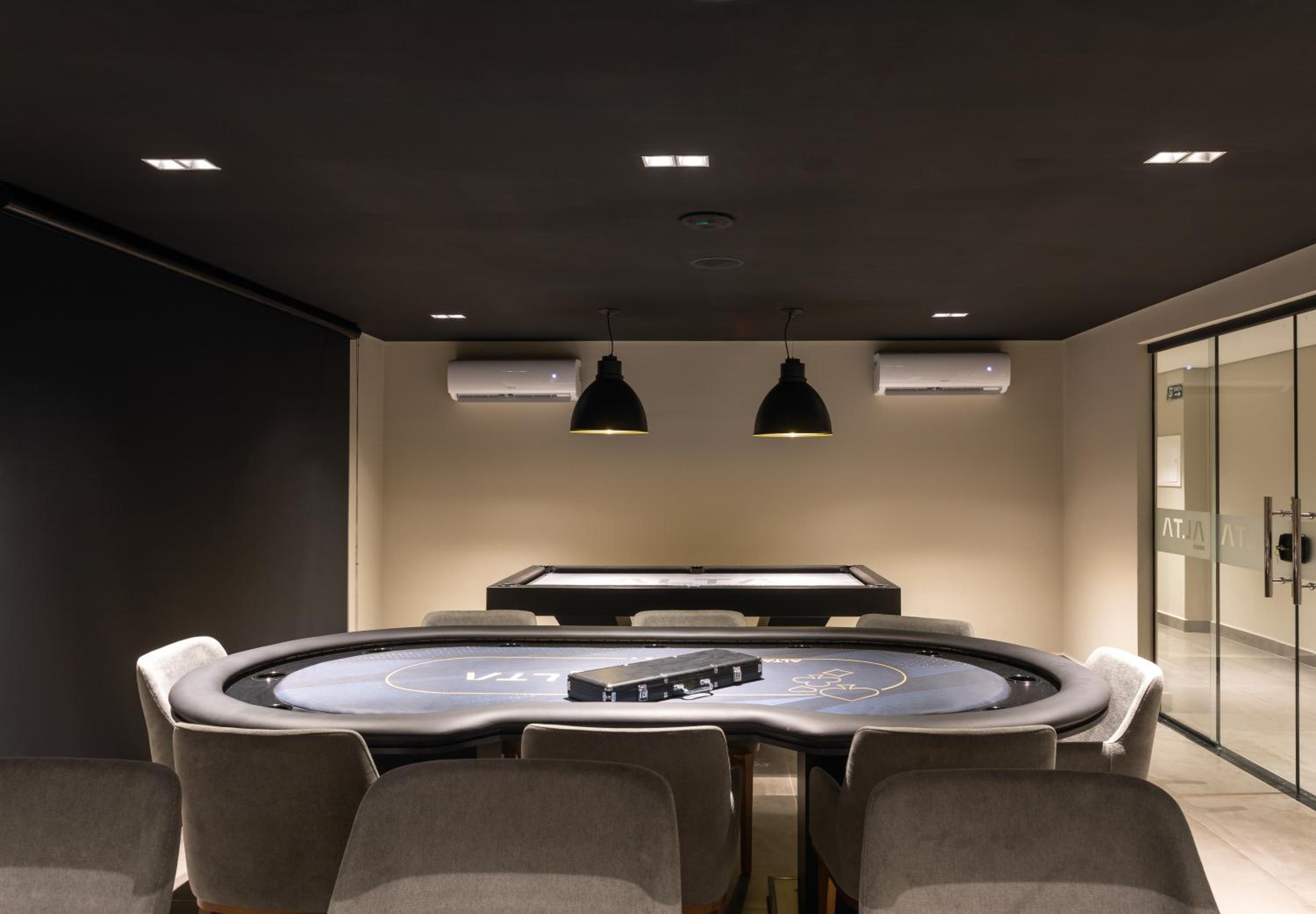 Loft com jacuzzi privativa frente mar do Bessa