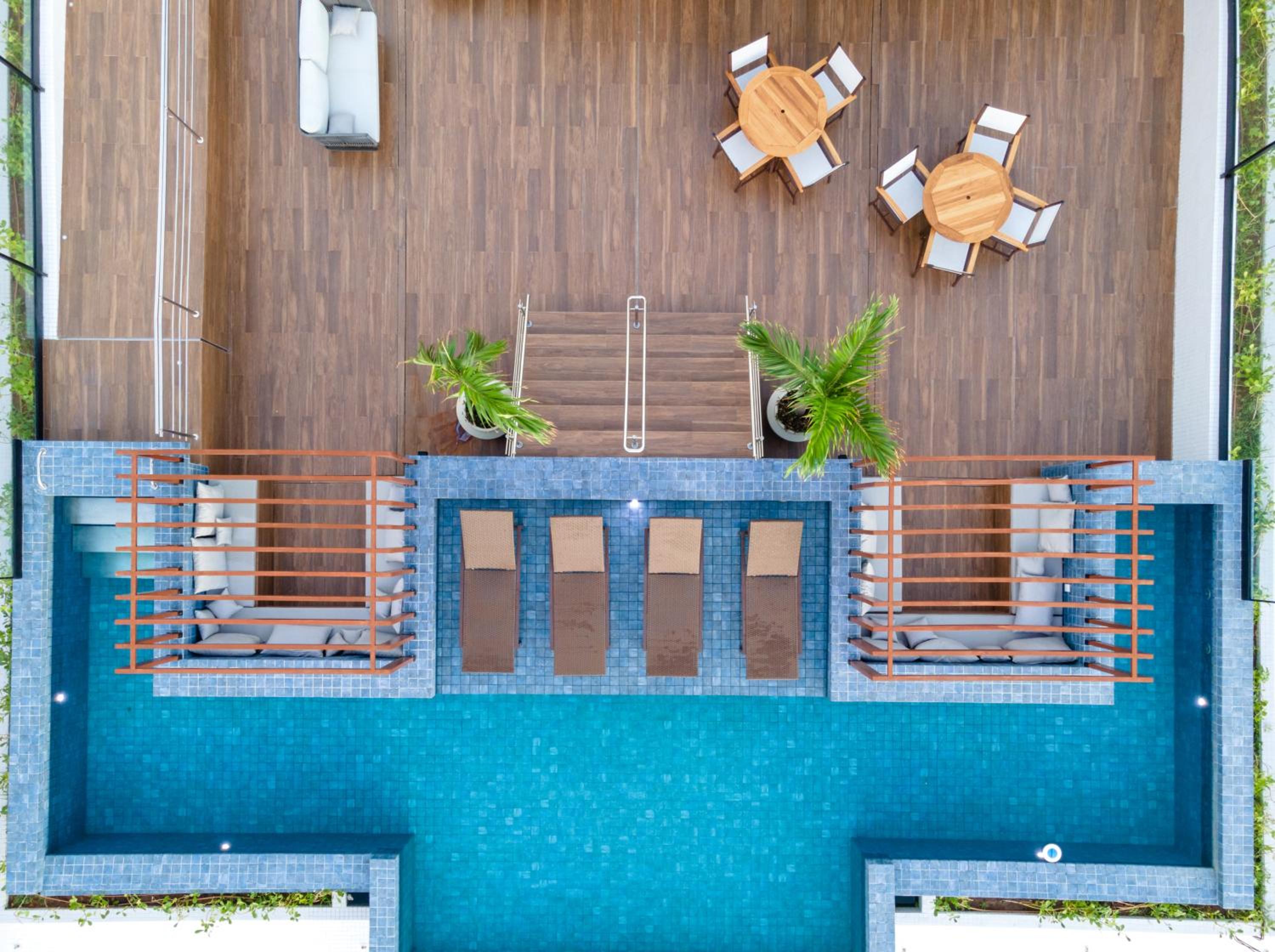 Loft com jacuzzi privativa frente mar do Bessa