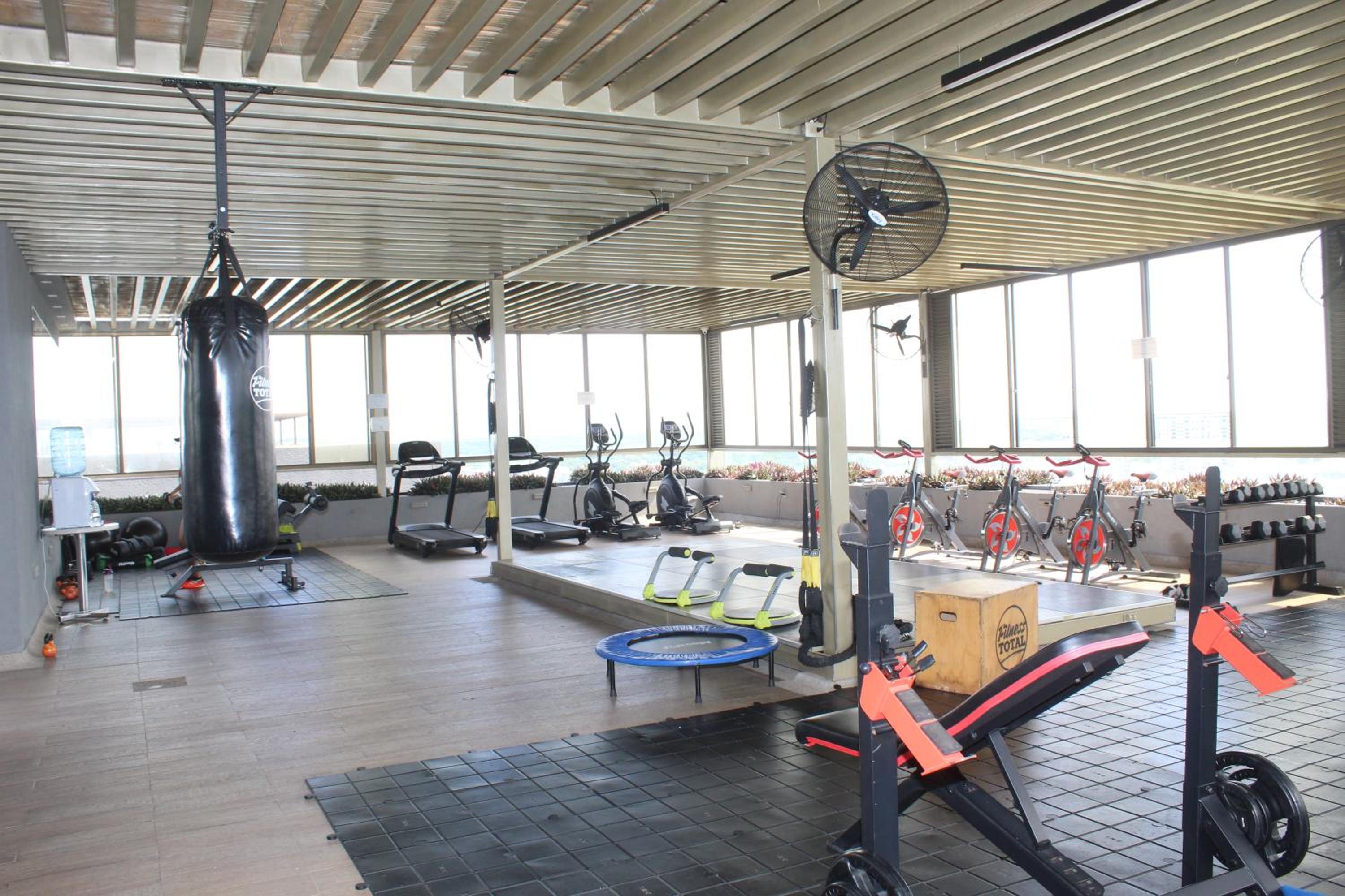 Apartamento Moderno Con Excelente Vista, Piscina, excepto los lunes por mantenimiento y Parqueadero privado, ubicado en Neiva
