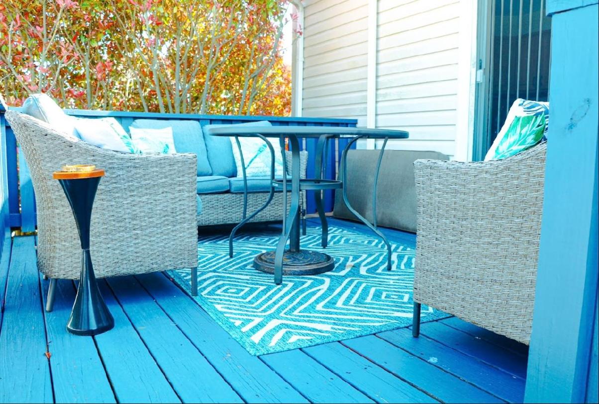 Cozy Colorful Luxury Family Home, House or Romantic Atlantic City Getaway, Fast Wifi, Free Parking, Work station, Alexa enabled, Fenced in Backyard, Patio, - Image 2