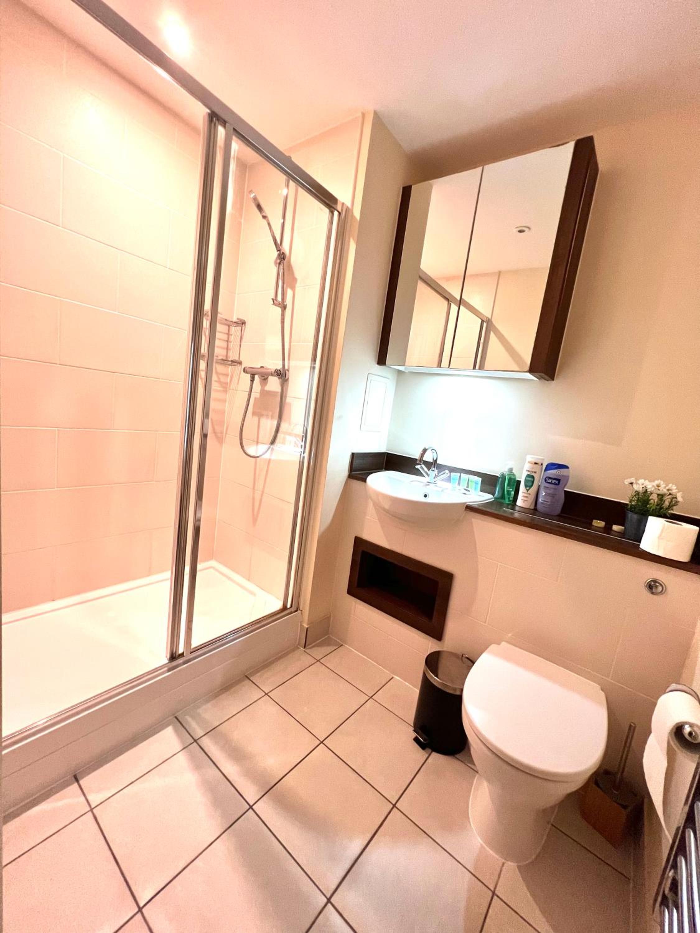 Canada Water SE16 7AQ 2bed apartment