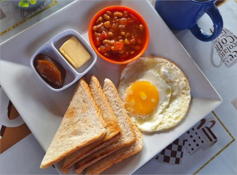 Rainbow Bed n Bfast