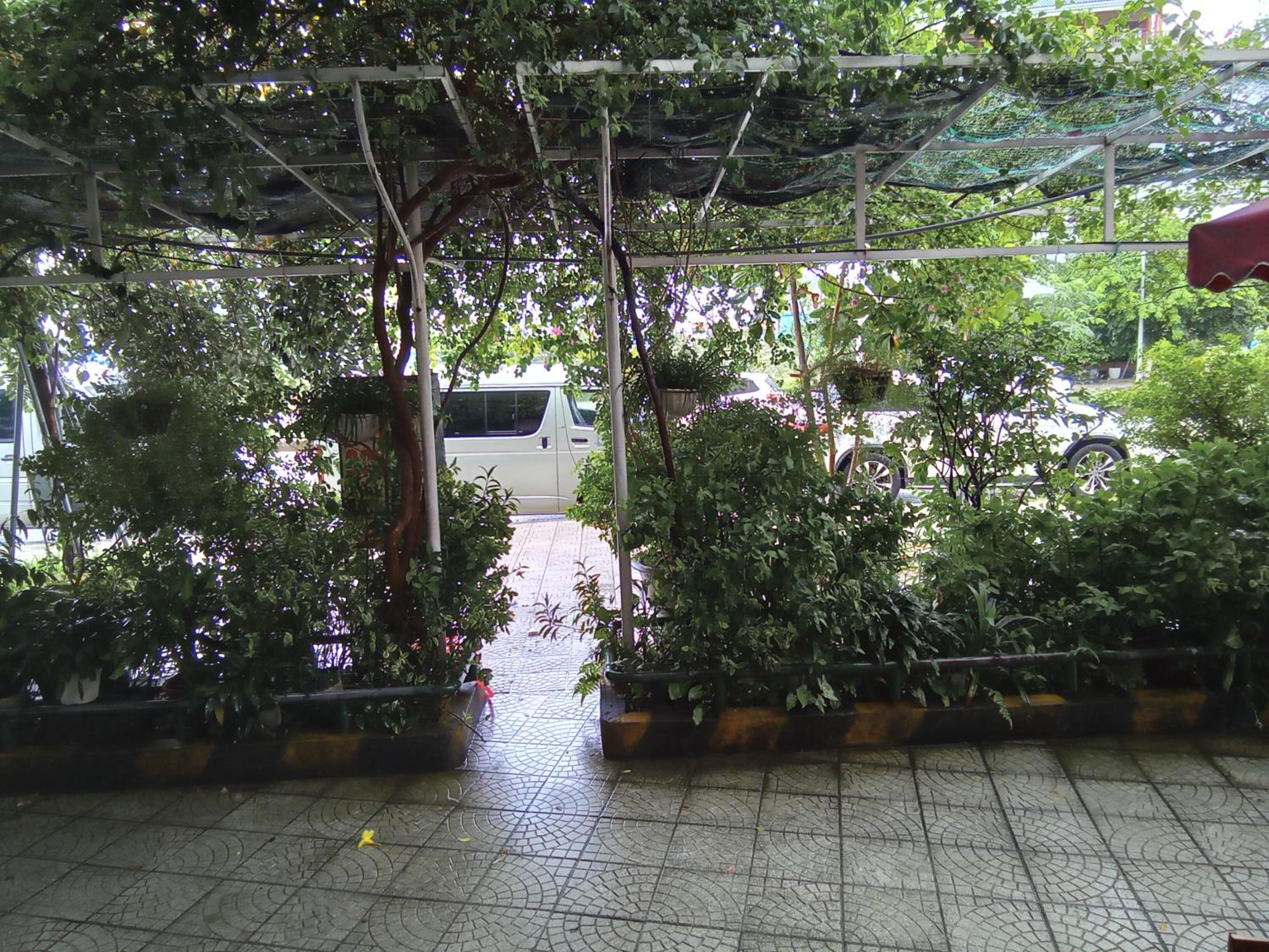 SARAH HOMESTAY