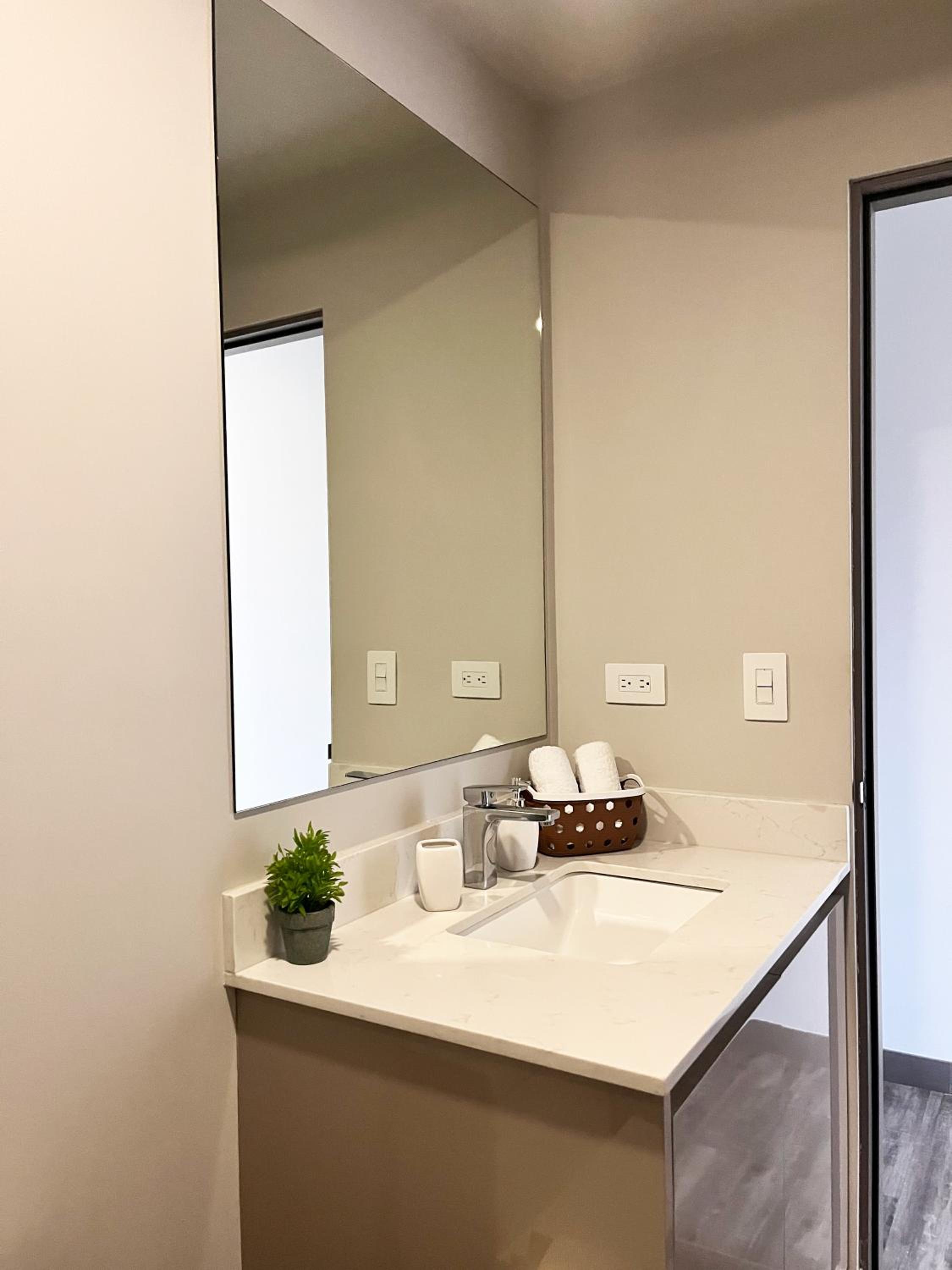 CityScape Properties 20th floor Studio 24-7 Concierge Amenities