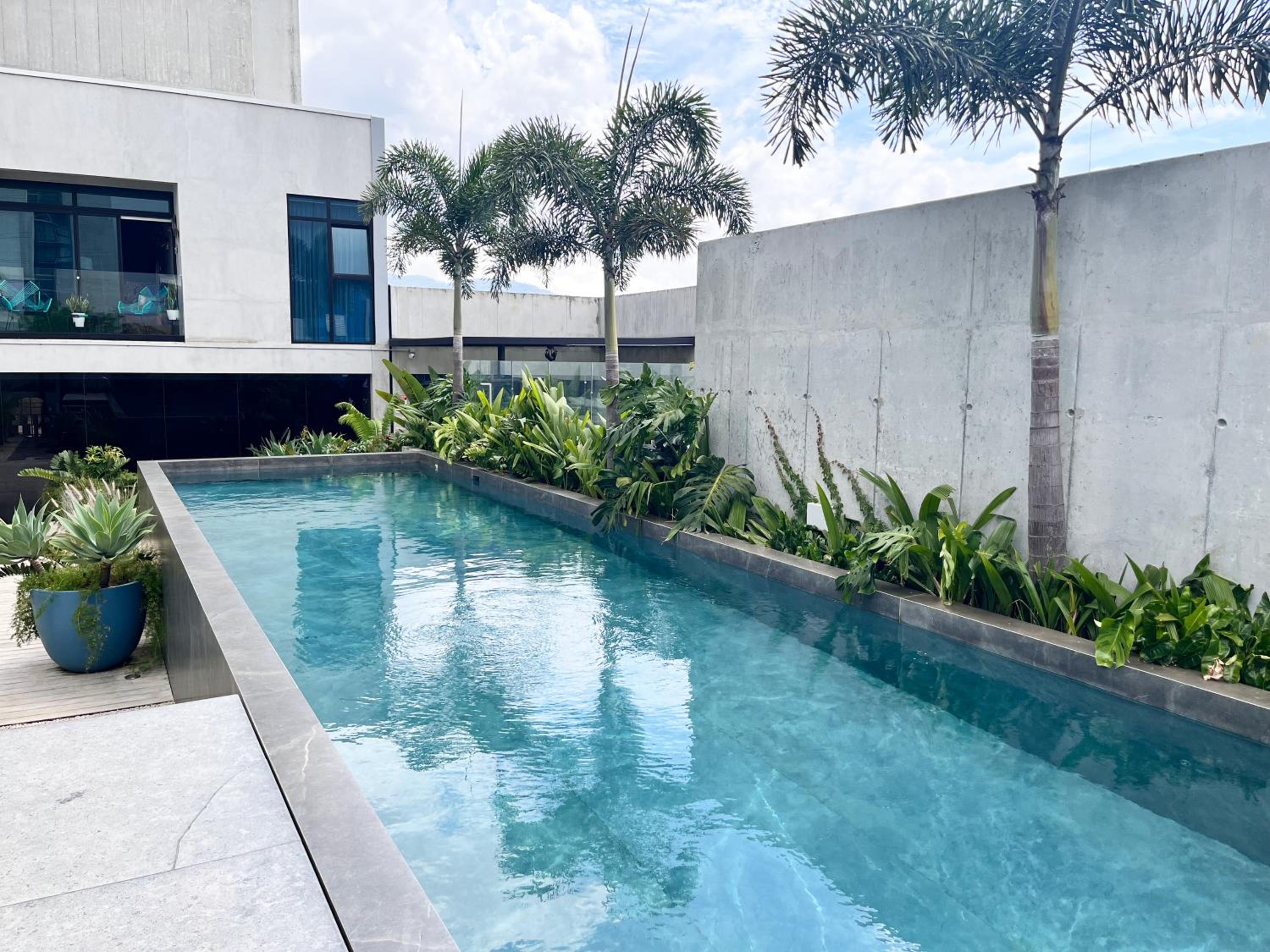 CityScape Properties 20th floor Studio 24-7 Concierge Amenities