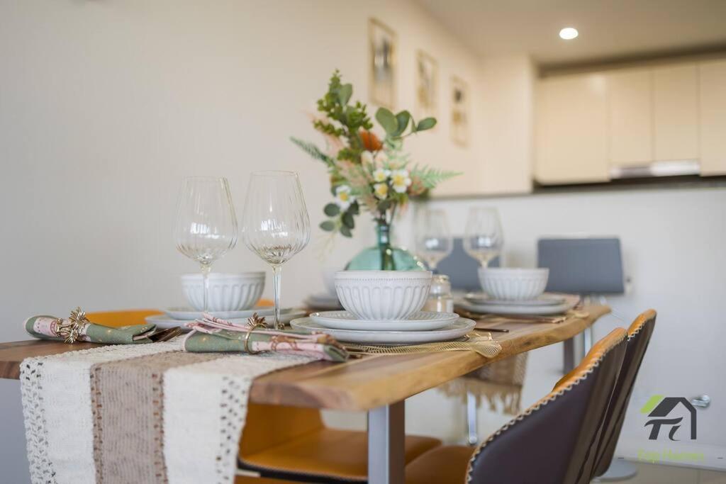 Vivid Unit Next to Campsie 6 mins to train station