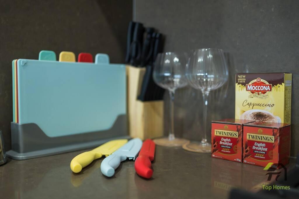 Vivid Unit Next to Campsie 6 mins to train station