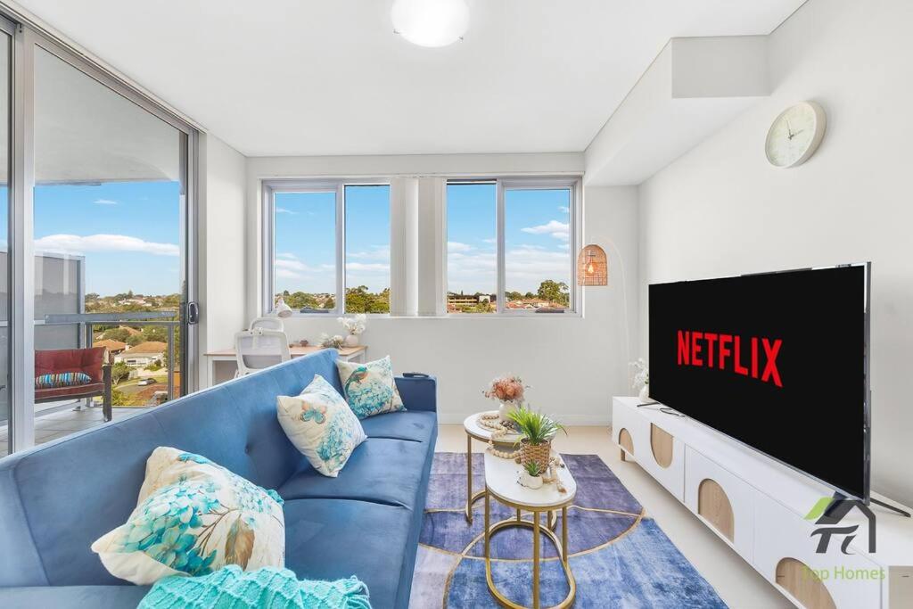 Vivid Unit Next to Campsie 6 mins to train station