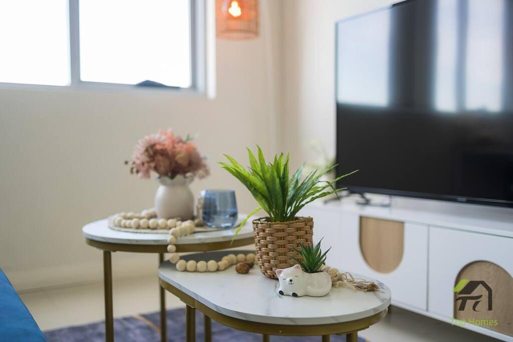 Vivid Unit Next to Campsie 6 mins to train station