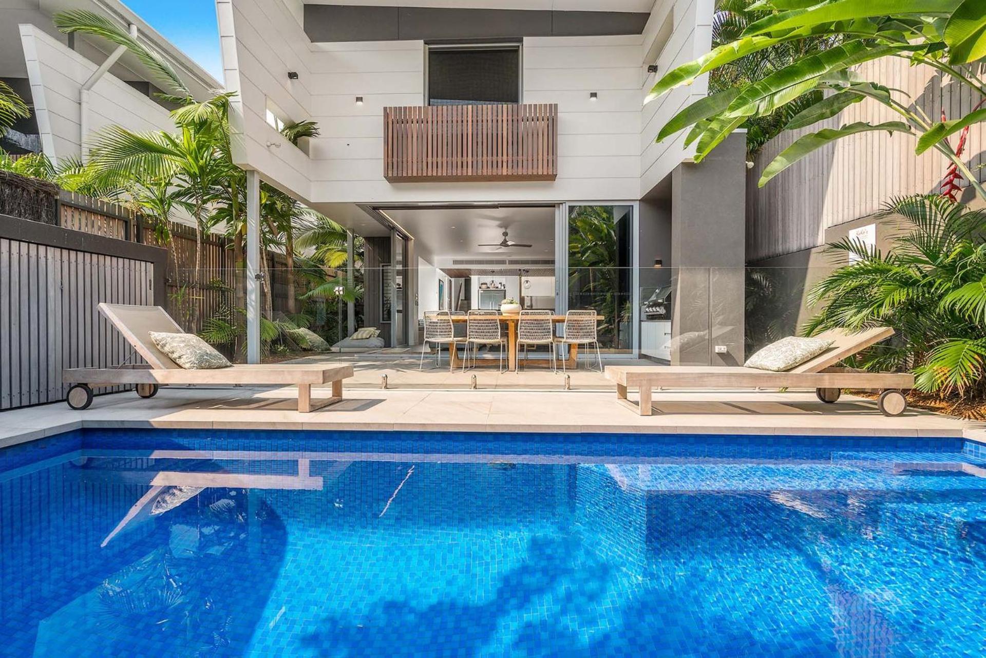 Kokos Beach House 1 - beachside luxury with pool