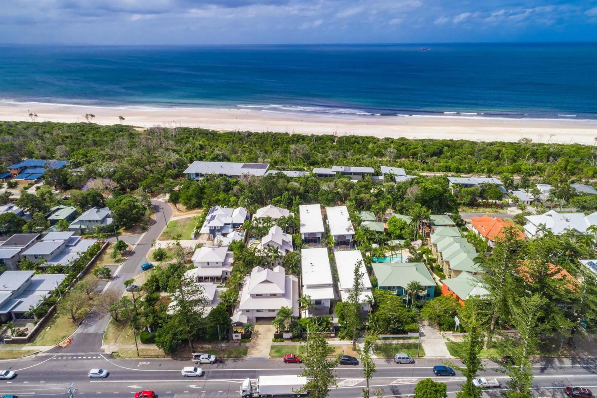 Kokos Beach House 1 - beachside luxury with pool