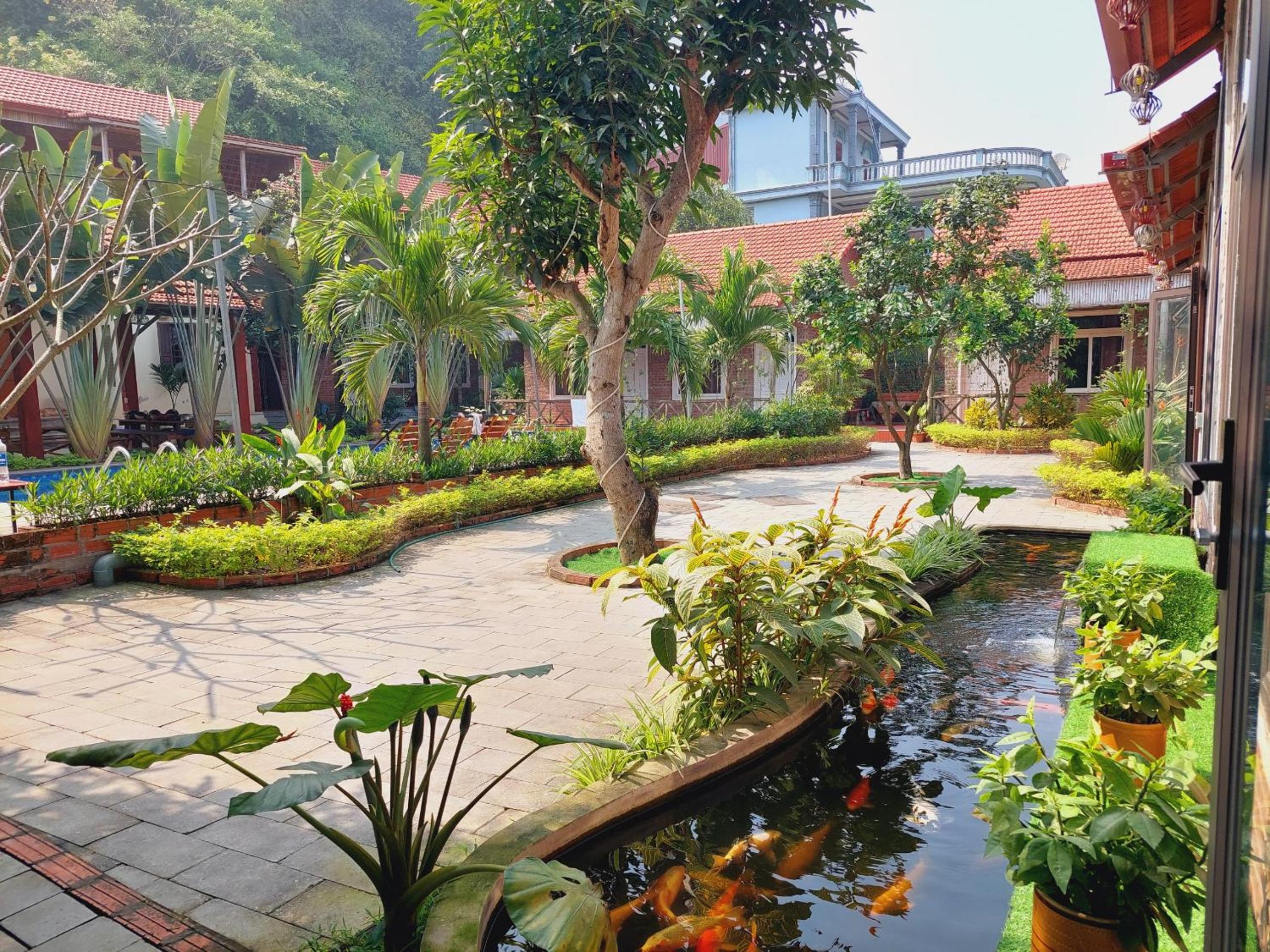 Ninh Binh Mountain Side Homestay & Cafe