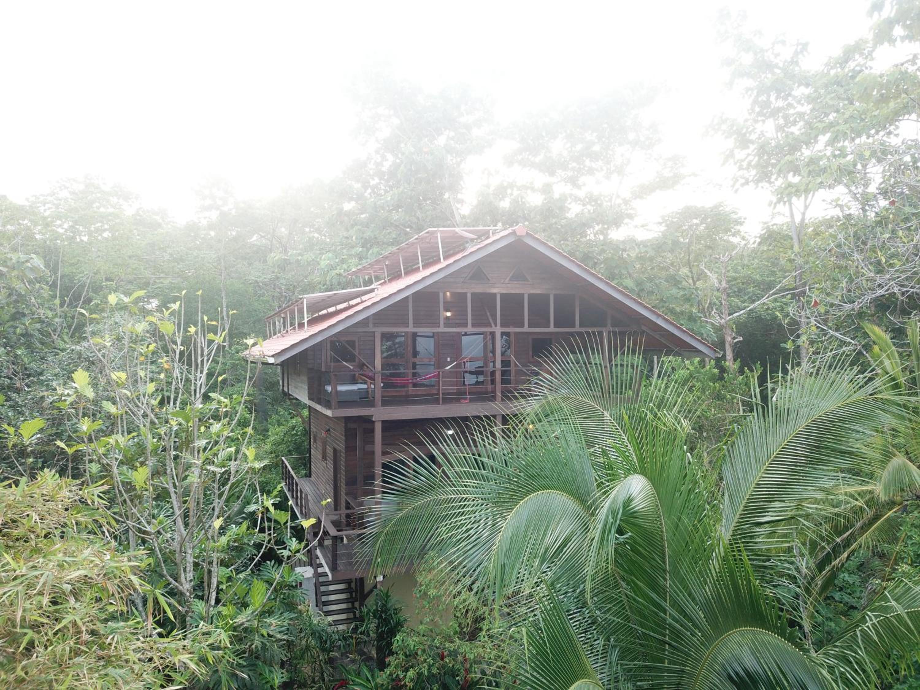 Hotel Oasis Bluff Beach - Image 1