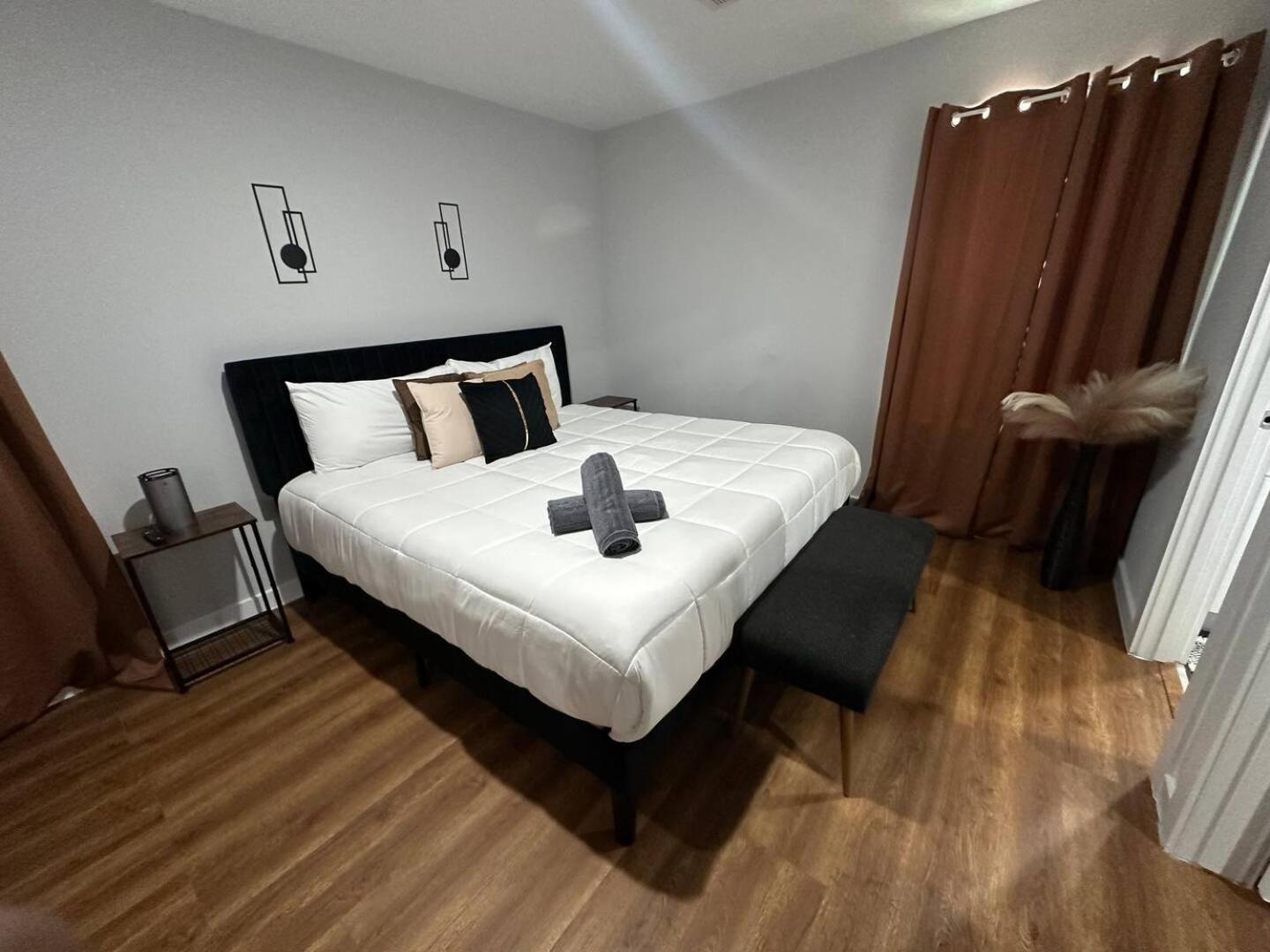 Cozy & Spacious 3 bedrooms house! view 2
