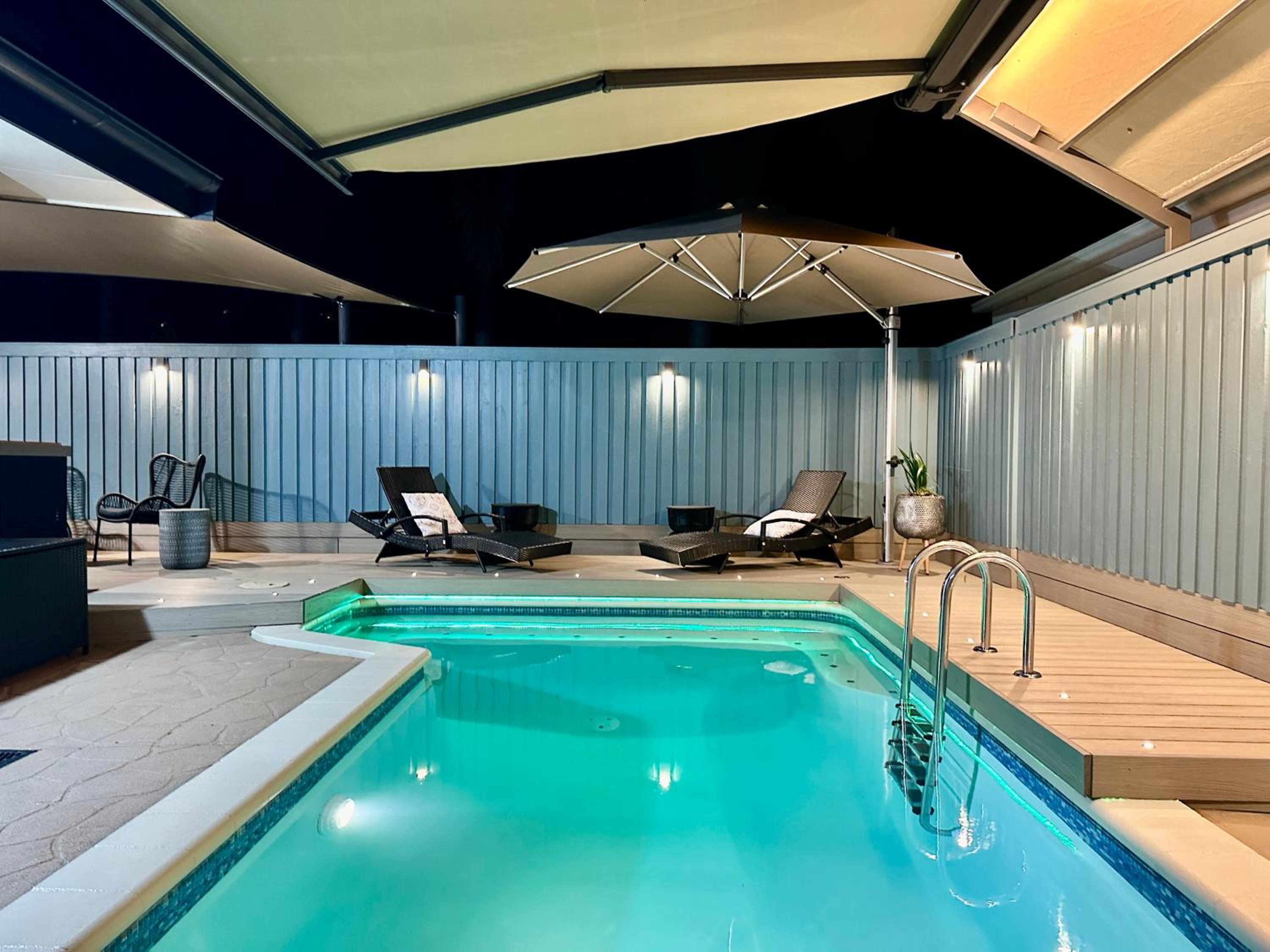 Sweet Creek Cottage, Palm Cove, 200m to Beach, Heated Pool, Pets