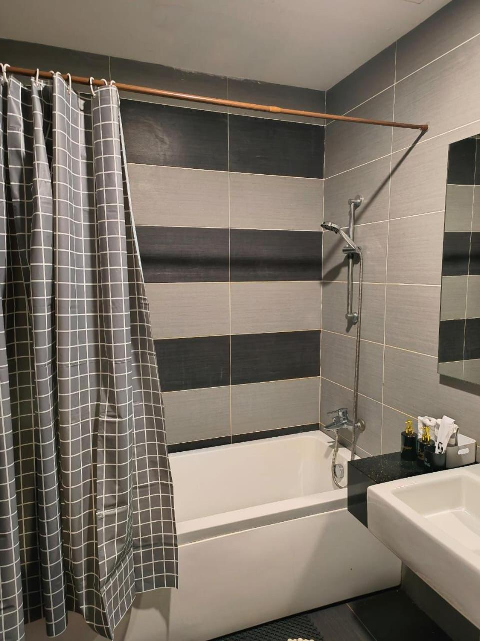 Ksl D'Esplanade Studio Apartment's 5
