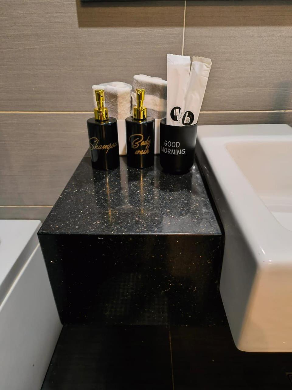 Ksl D'Esplanade Studio Apartment's 5