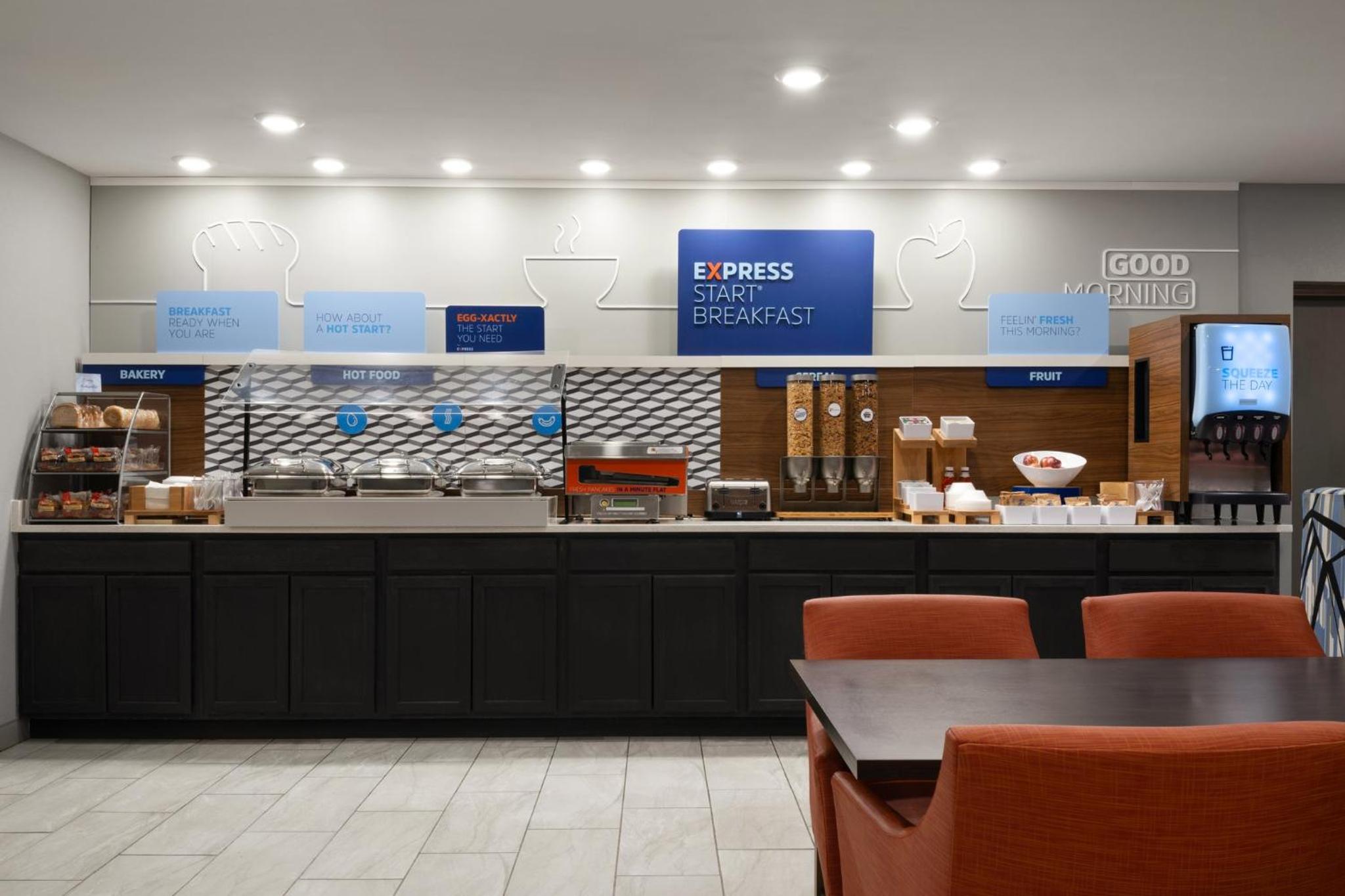 Sebring Vacations - Holiday Inn Express Suites Sebring, an IHG Hotel - Property Image 6