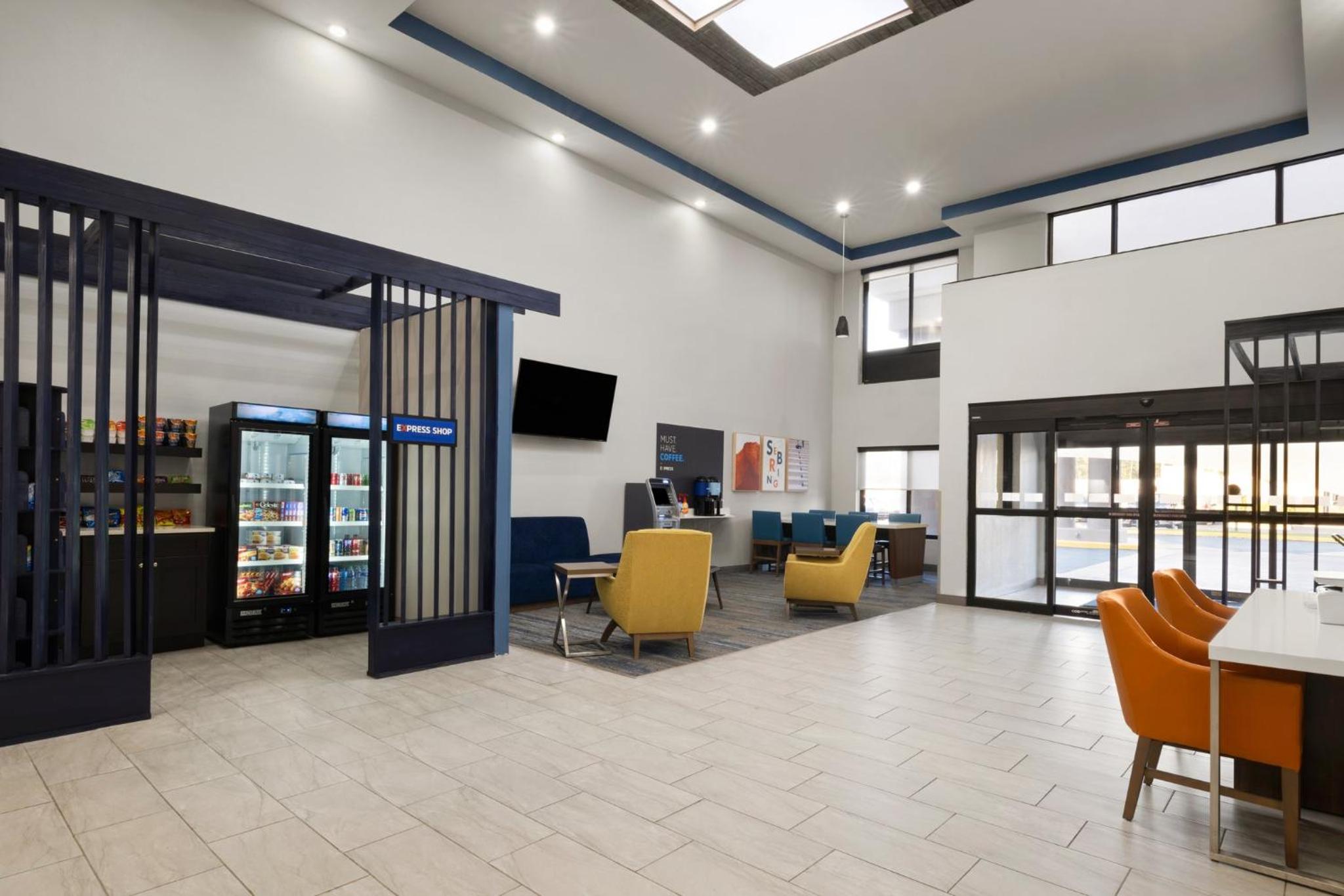 Sebring Vacations - Holiday Inn Express Suites Sebring, an IHG Hotel - Property Image 43