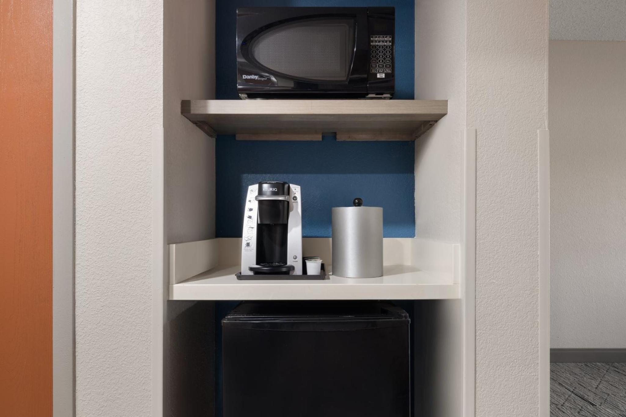 Sebring Vacations - Holiday Inn Express Suites Sebring, an IHG Hotel - Property Image 37