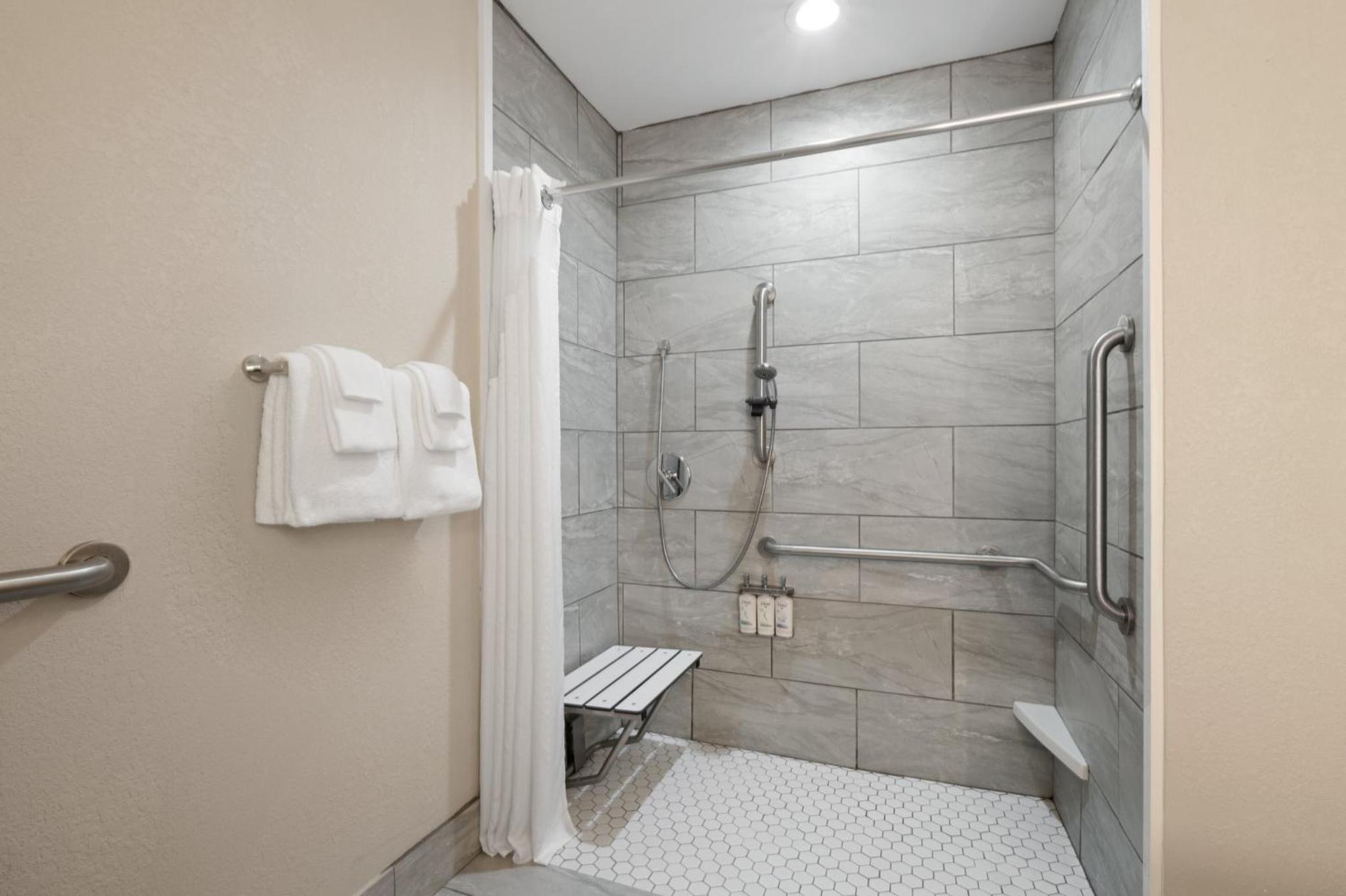 Sebring Vacations - Holiday Inn Express Suites Sebring, an IHG Hotel - Property Image 33