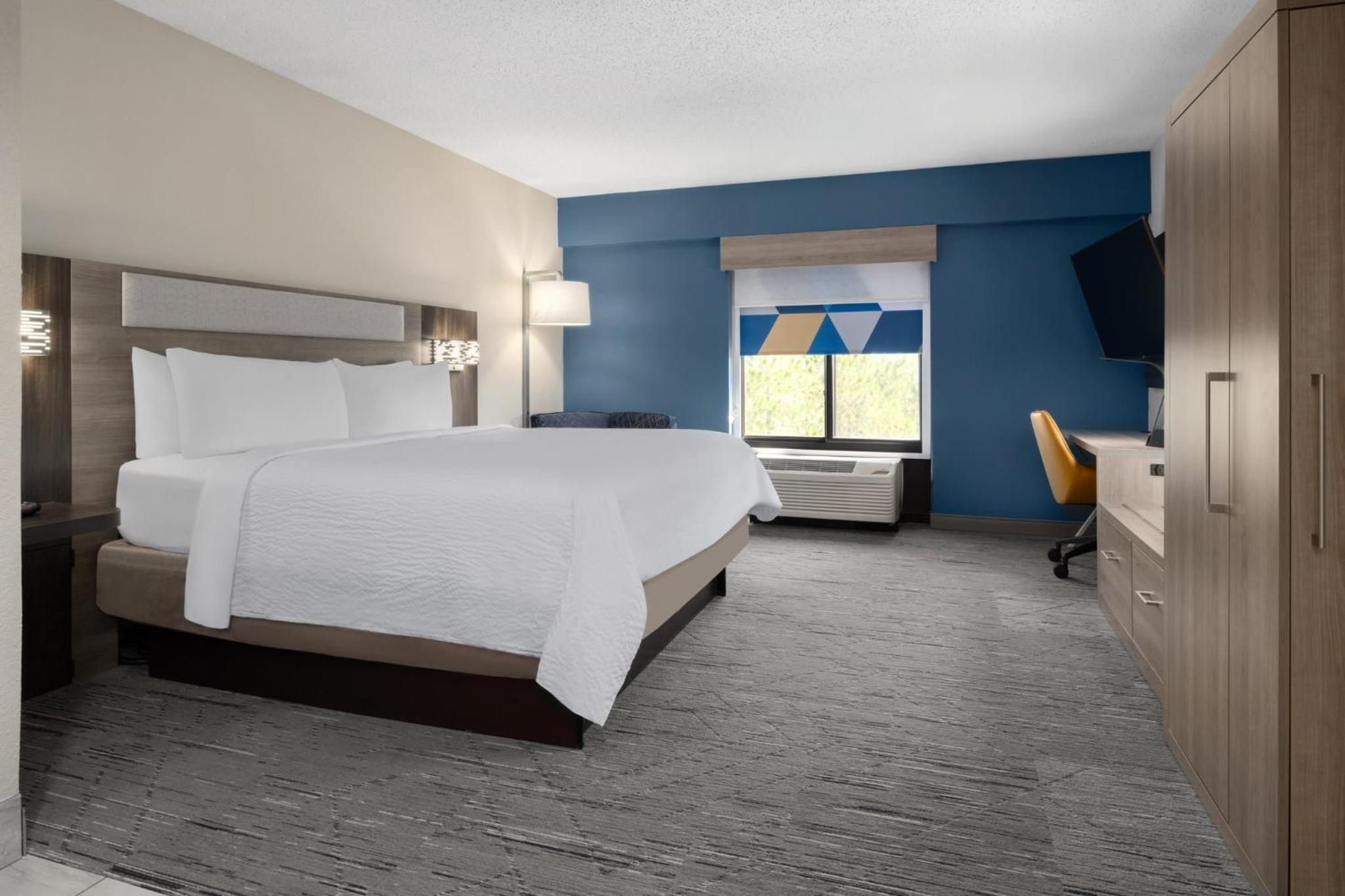 Sebring Vacations - Holiday Inn Express Suites Sebring, an IHG Hotel - Property Image 24