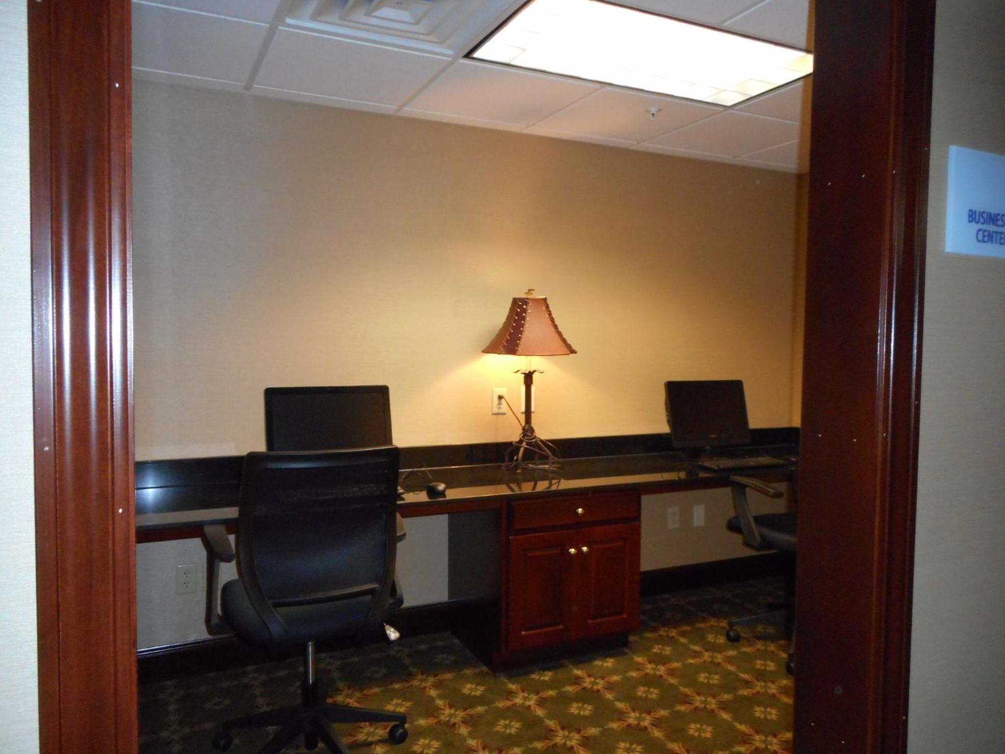 Logan Vacations - Holiday Inn Express Hocking Hills-Logan, an IHG Hotel - Property Image 7