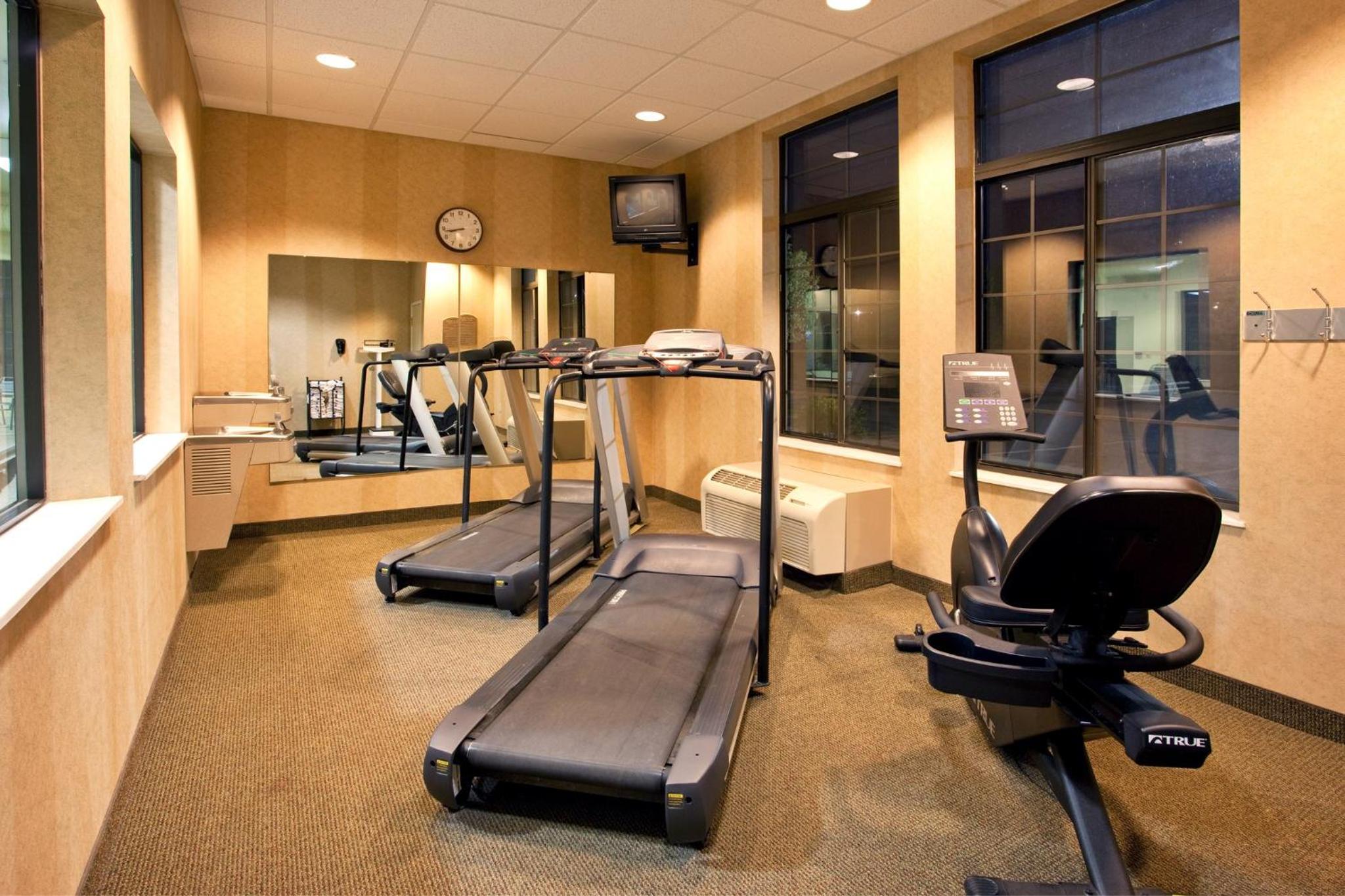 Logan Vacations - Holiday Inn Express Hocking Hills-Logan, an IHG Hotel - Property Image 9