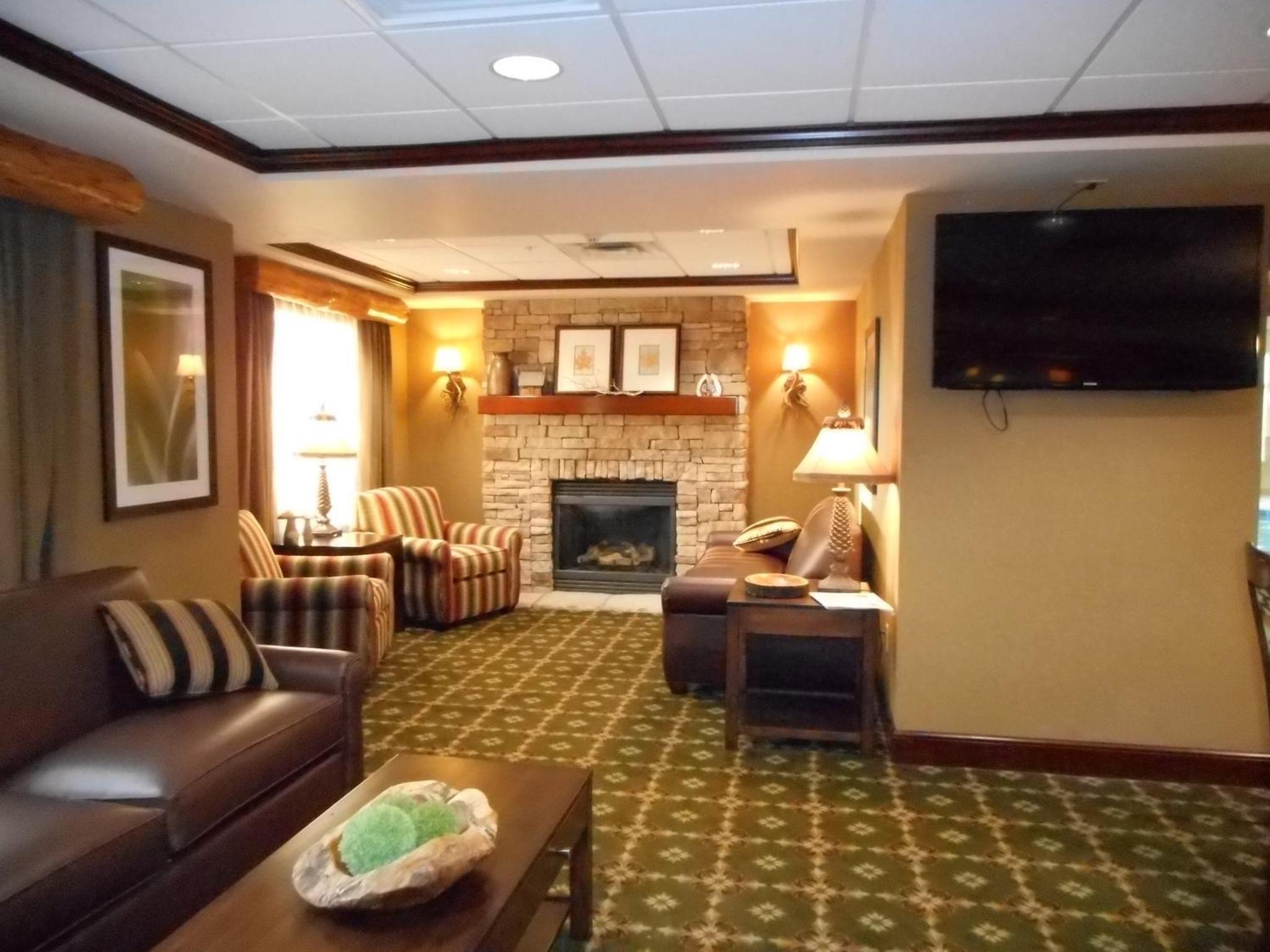 Logan Vacations - Holiday Inn Express Hocking Hills-Logan, an IHG Hotel - Property Image 5