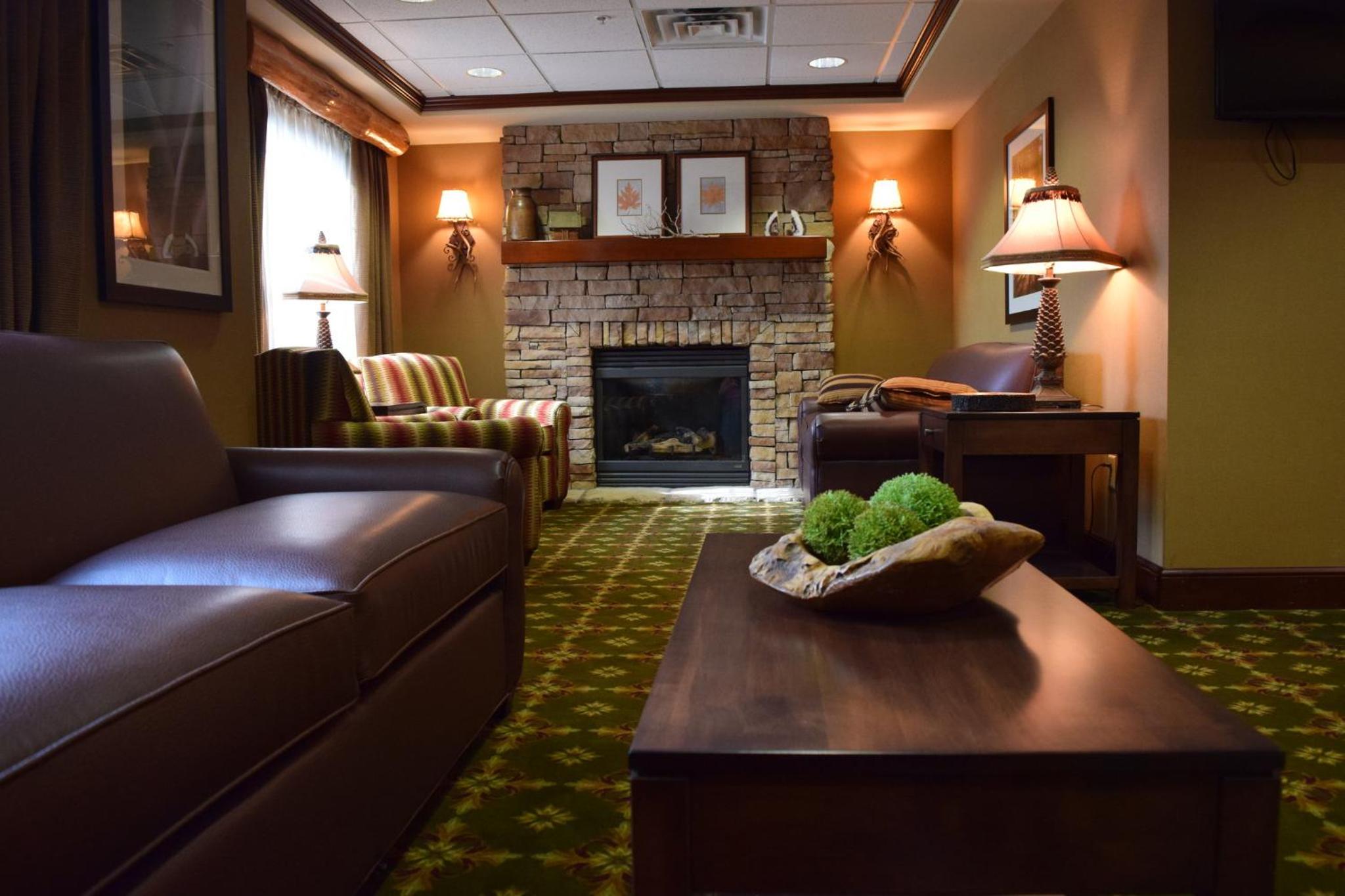 Logan Vacations - Holiday Inn Express Hocking Hills-Logan, an IHG Hotel - Property Image 10