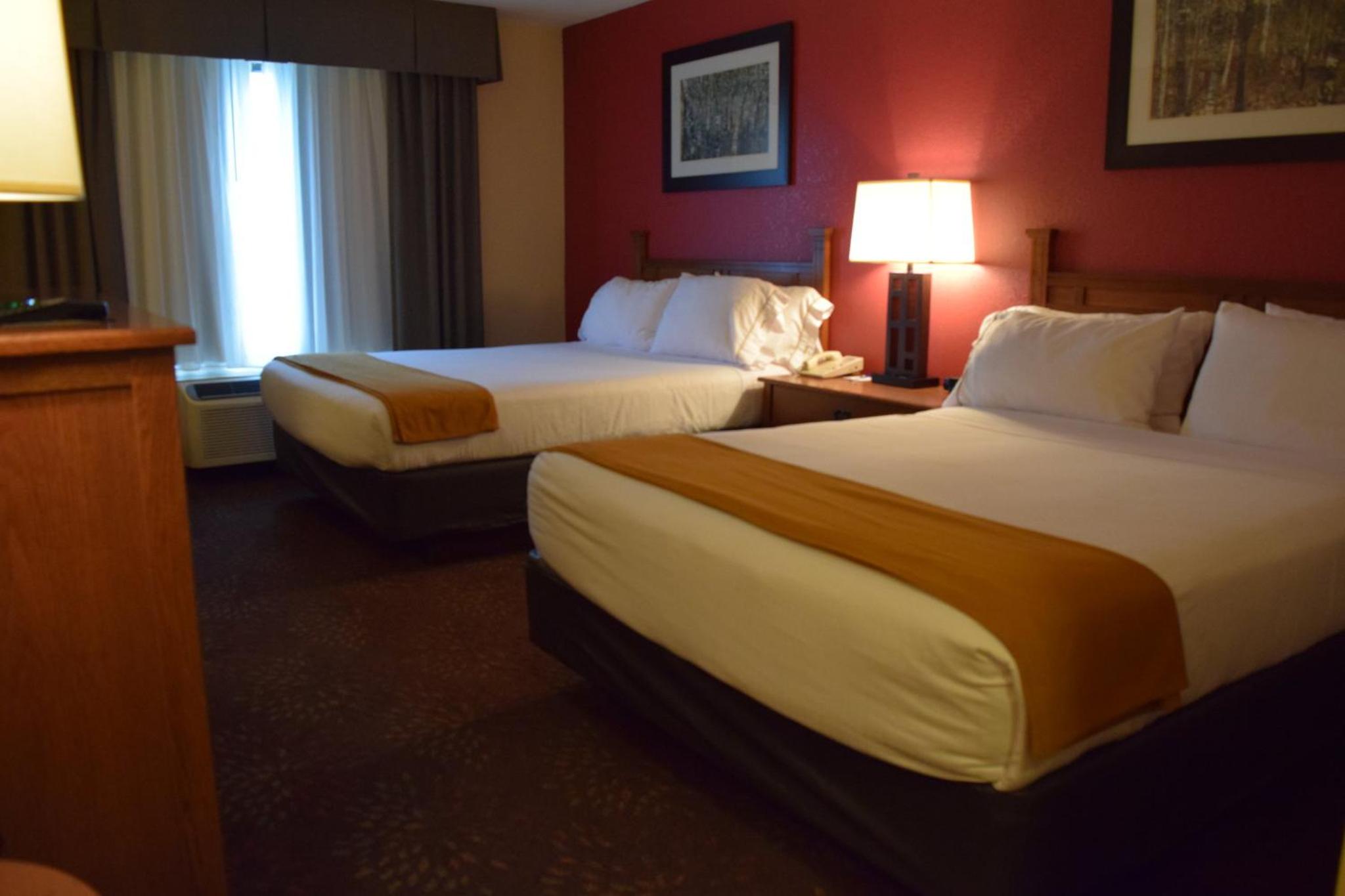 Athens Vacations - Holiday Inn Express Hocking Hills-Logan, an IHG Hotel - Property Image 2
