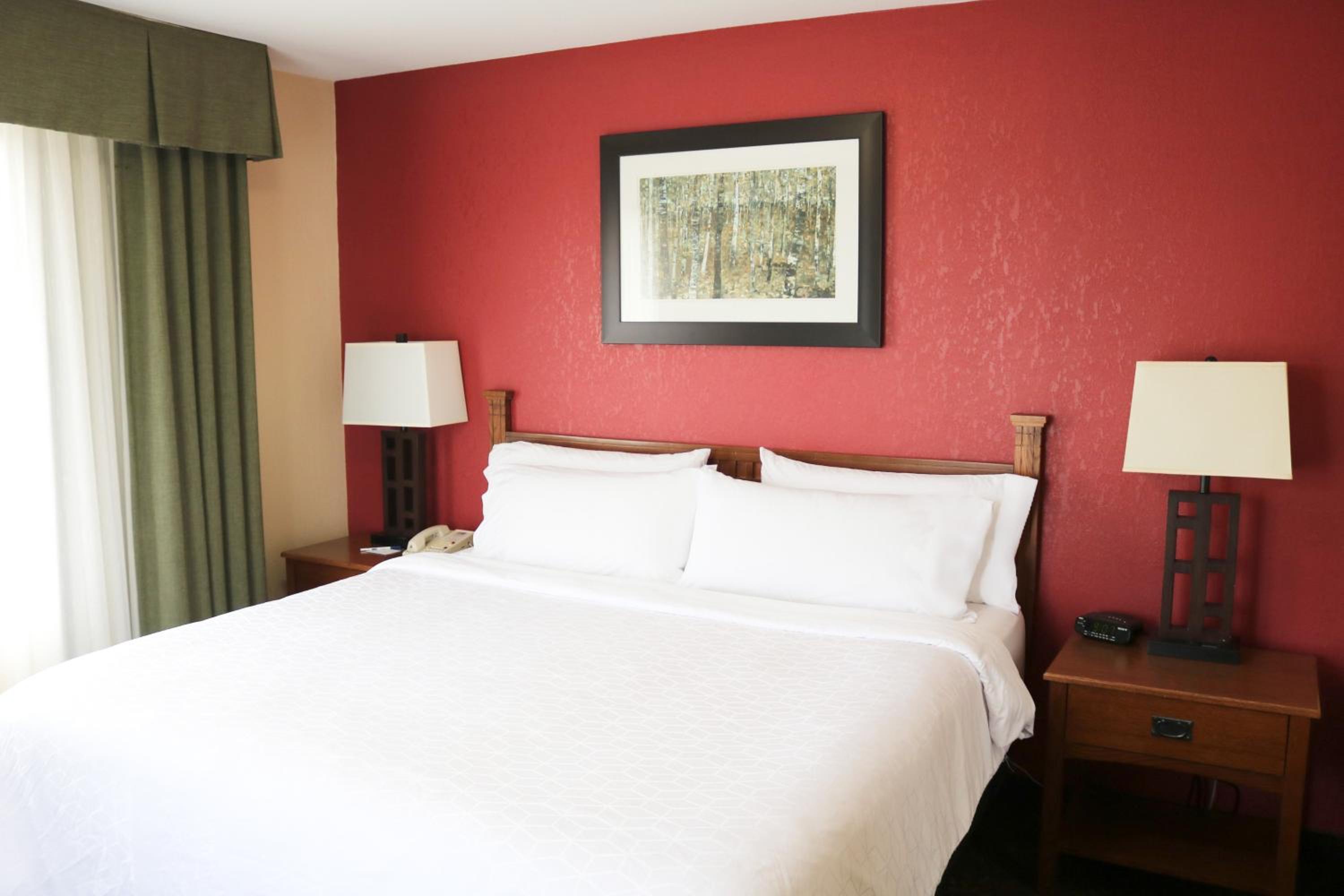 Athens Vacations - Holiday Inn Express Hocking Hills-Logan, an IHG Hotel - Property Image 3