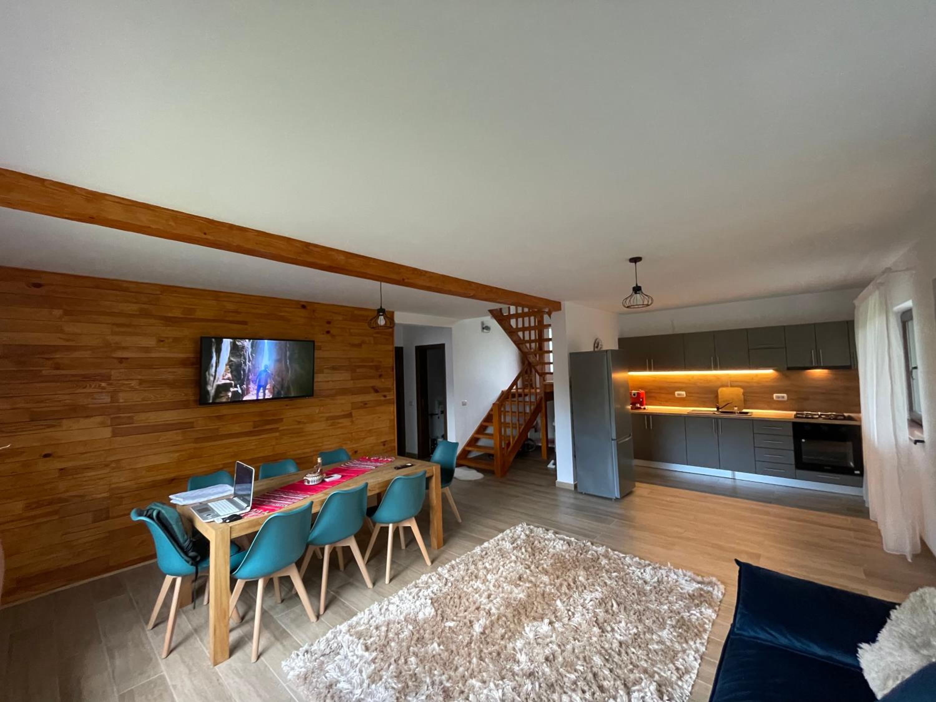 Cabana din Livada, Călimănești view 3