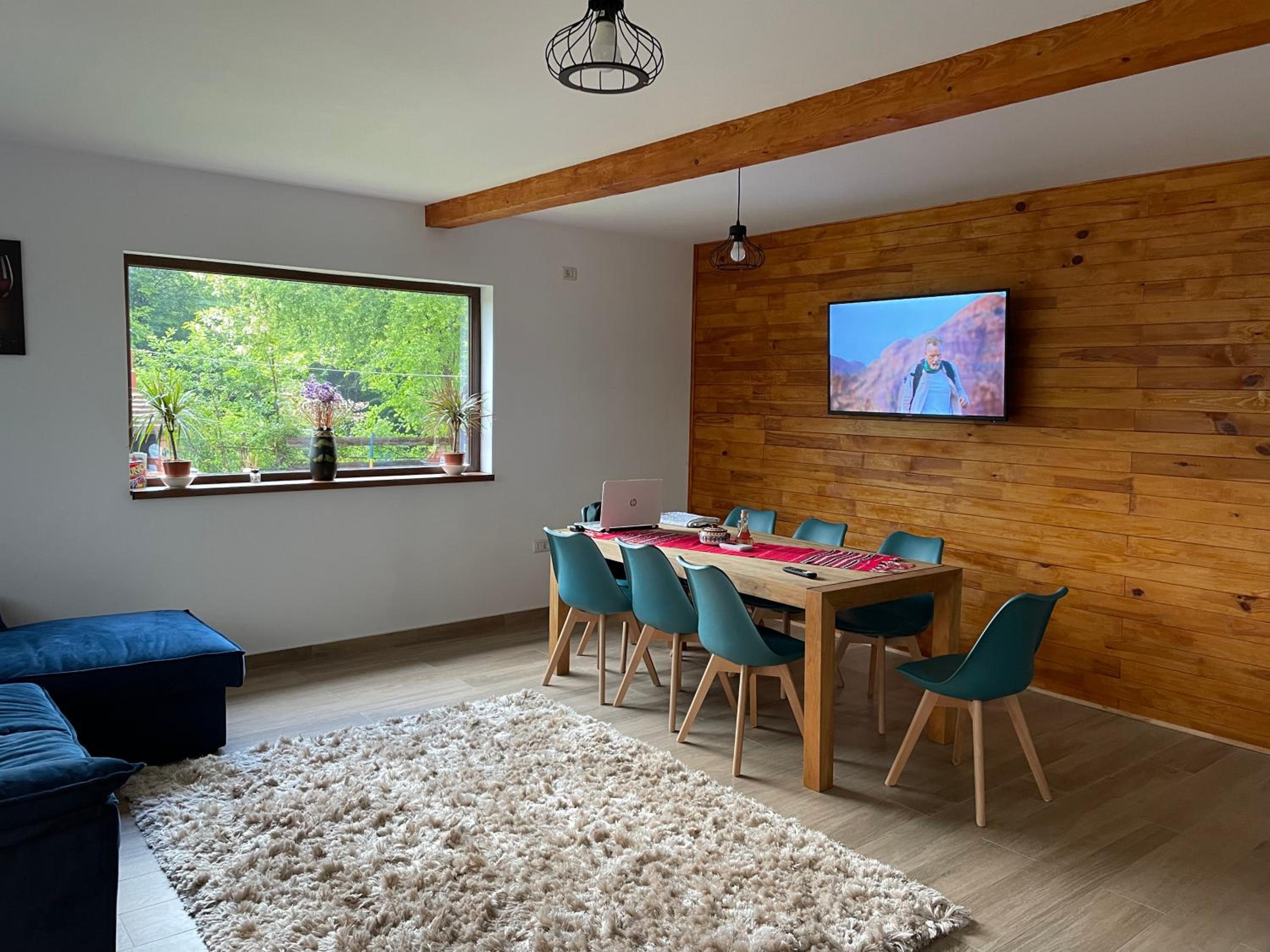 Cabana din Livada, Călimănești view 2