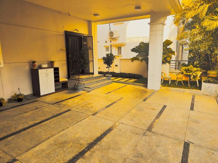 5 bhk plush independent bungalow