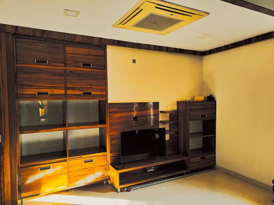 5 bhk plush independent bungalow