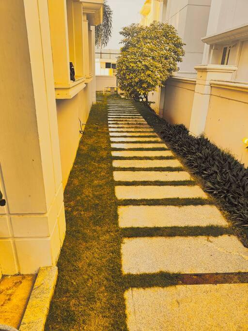 5 bhk plush independent bungalow
