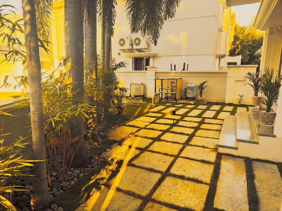 5 bhk plush independent bungalow