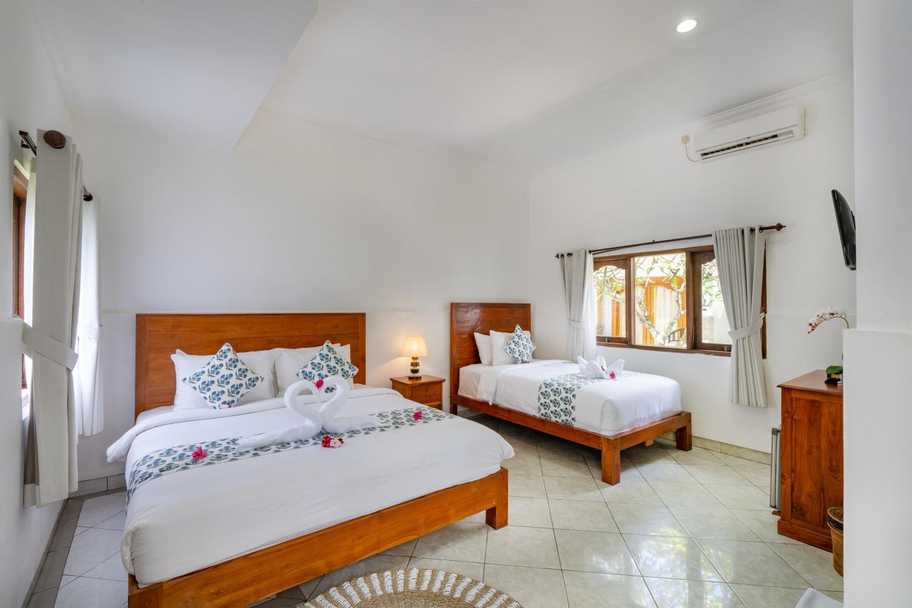 Nusa Indah Bungalow view 4