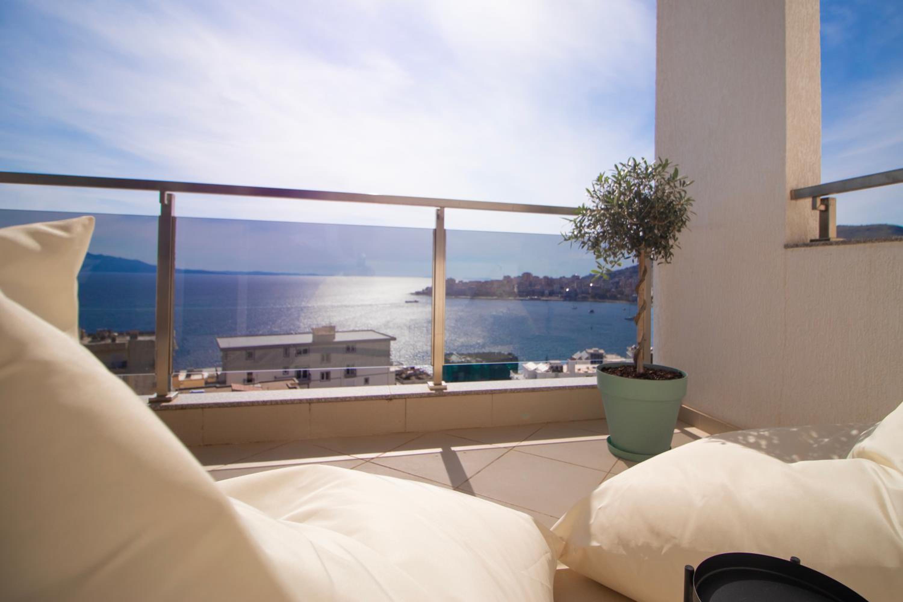 Modern Central Seaview Apartment Saranda photo 5