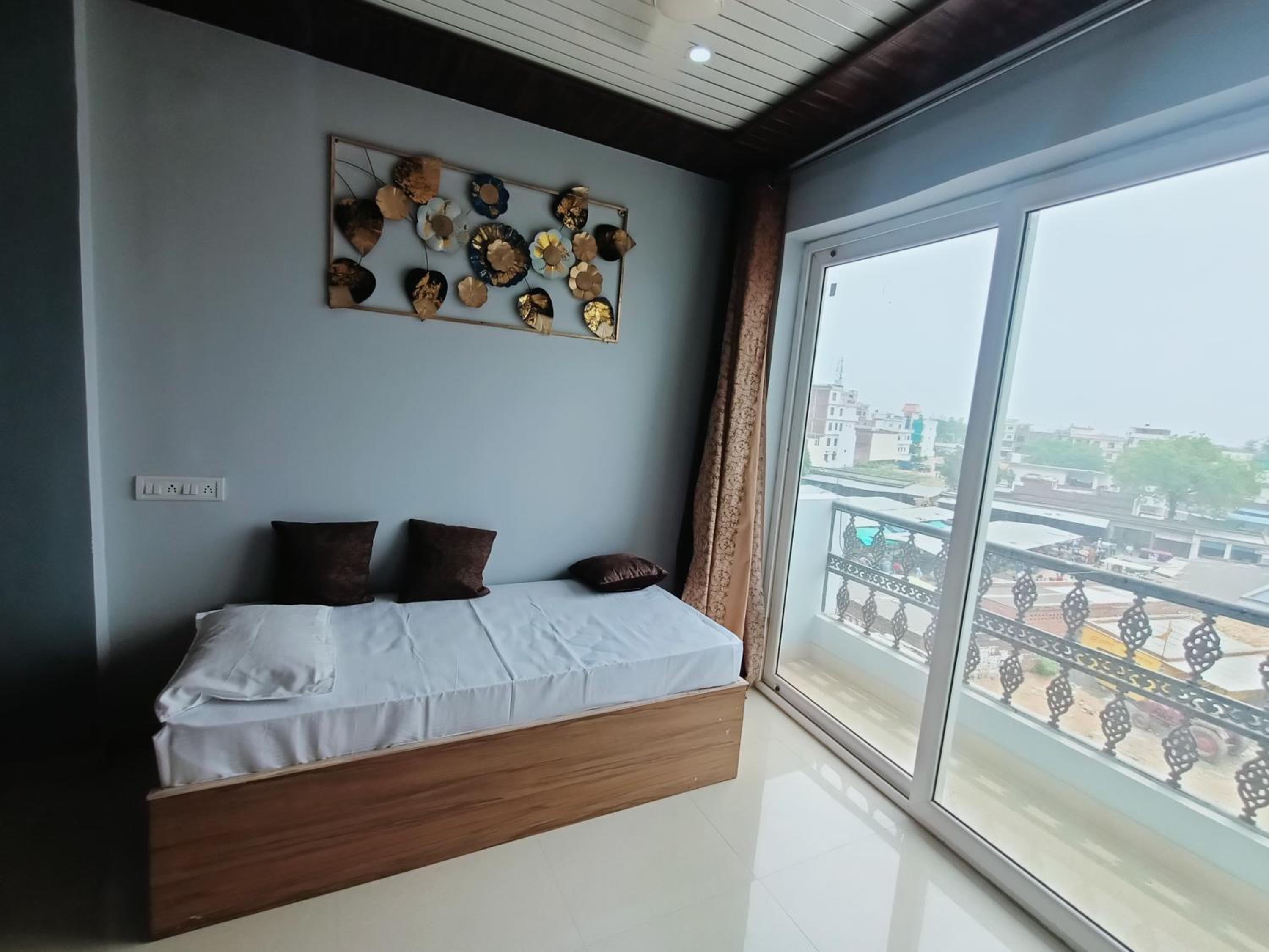 Kaushik Homestay