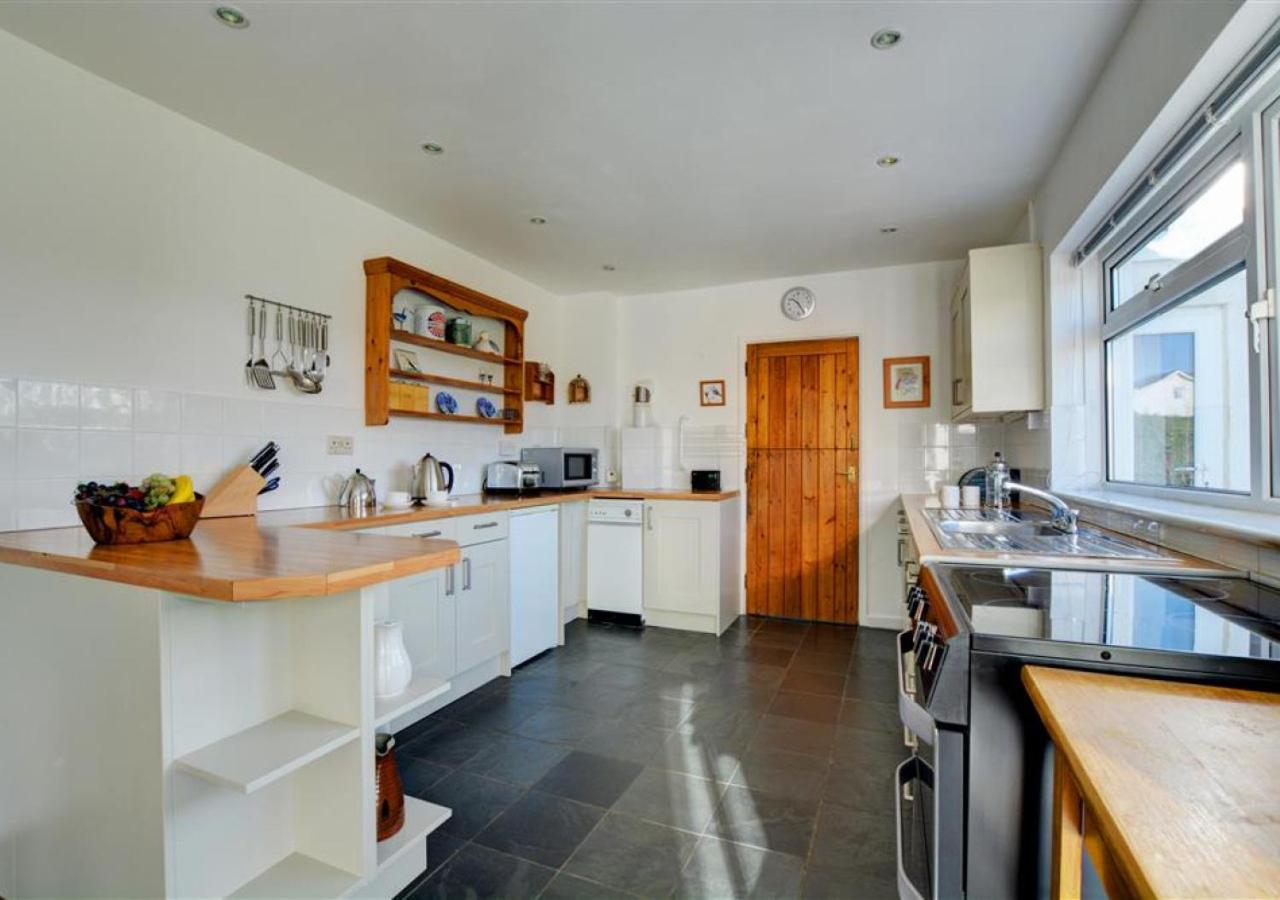 4 Bed in Padstow oc-p00425