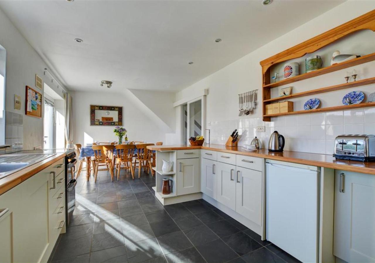 4 Bed in Padstow oc-p00425