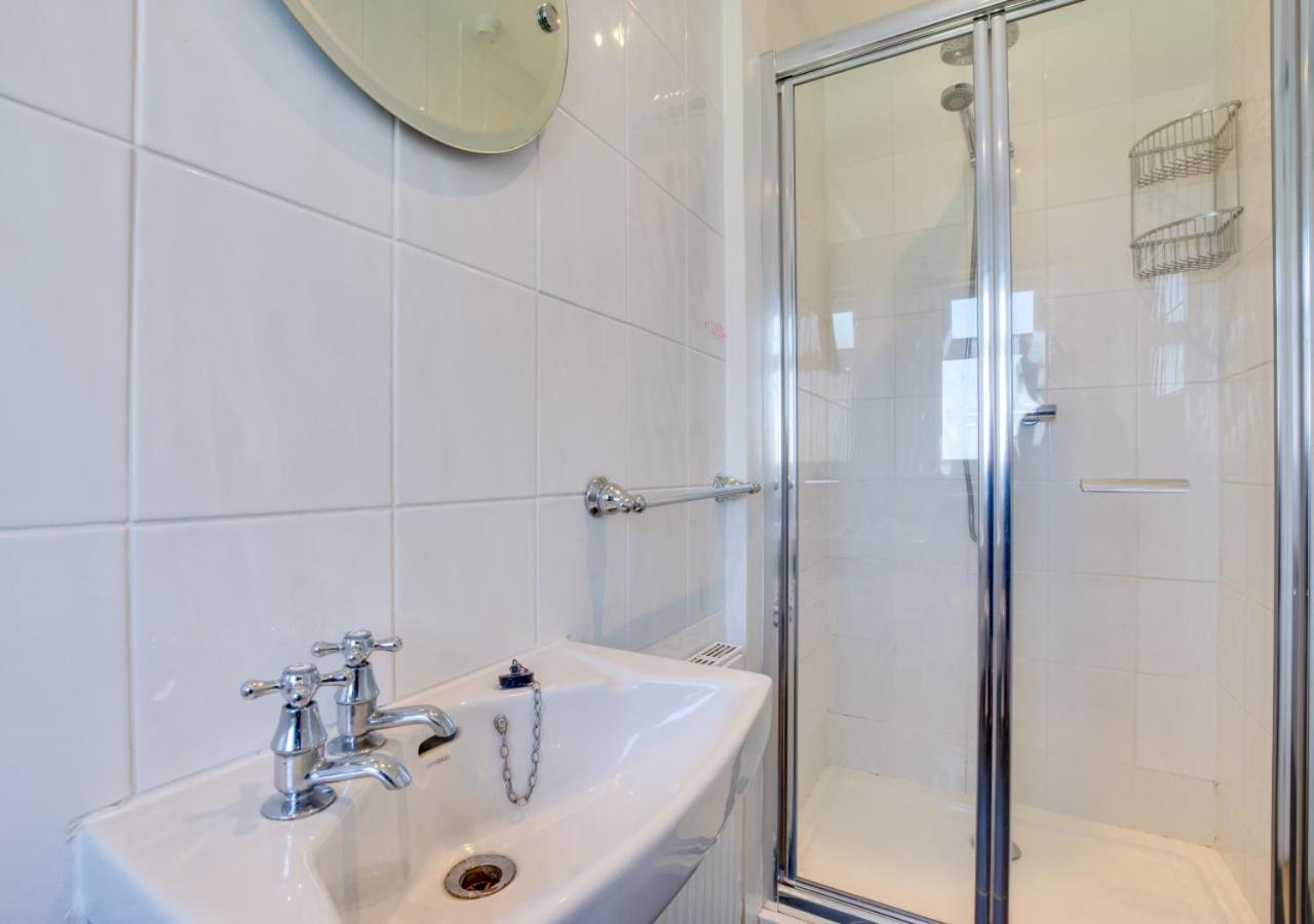 4 Bed in Padstow oc-p00425