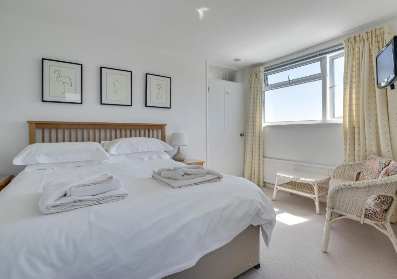 4 Bed in Padstow oc-p00425