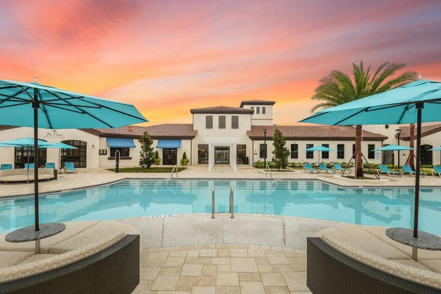 Private Pool Home wThemed Rooms FREE Water Park view 4