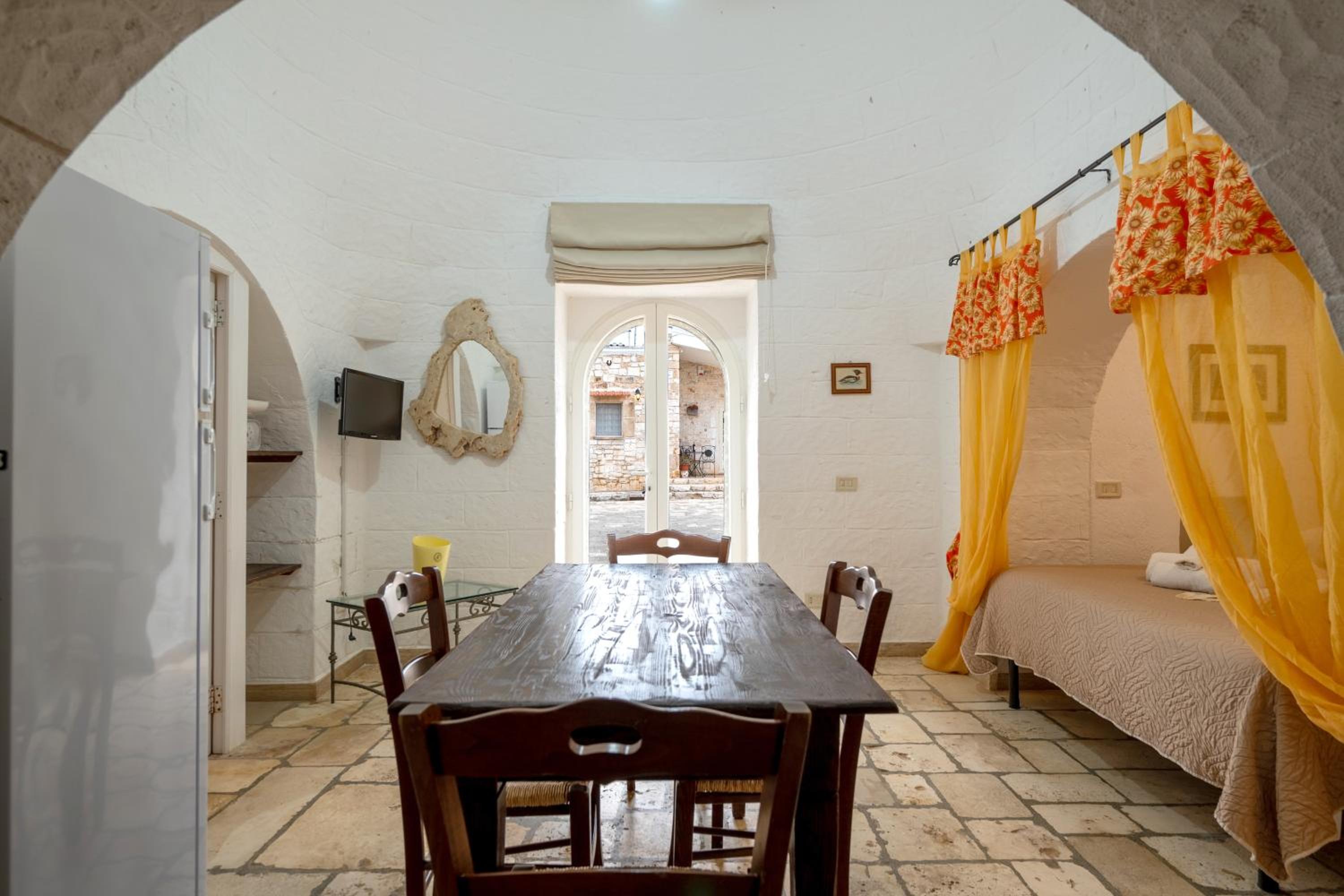 Villa Trullo Ulivo with pool view 4